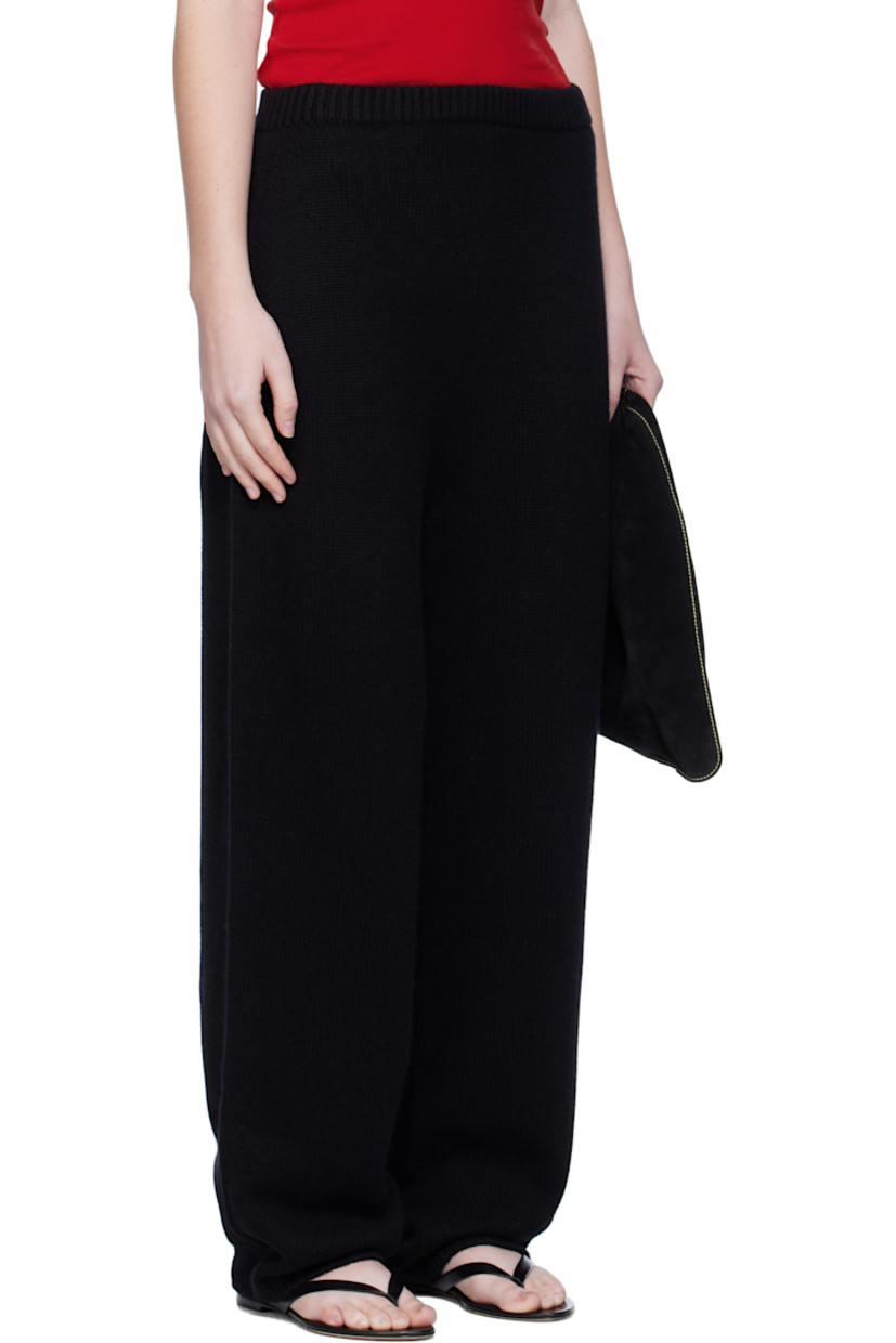 Knit cashmere lounge pants. Rib-knit elasticized waistband.

Supplier color: Black