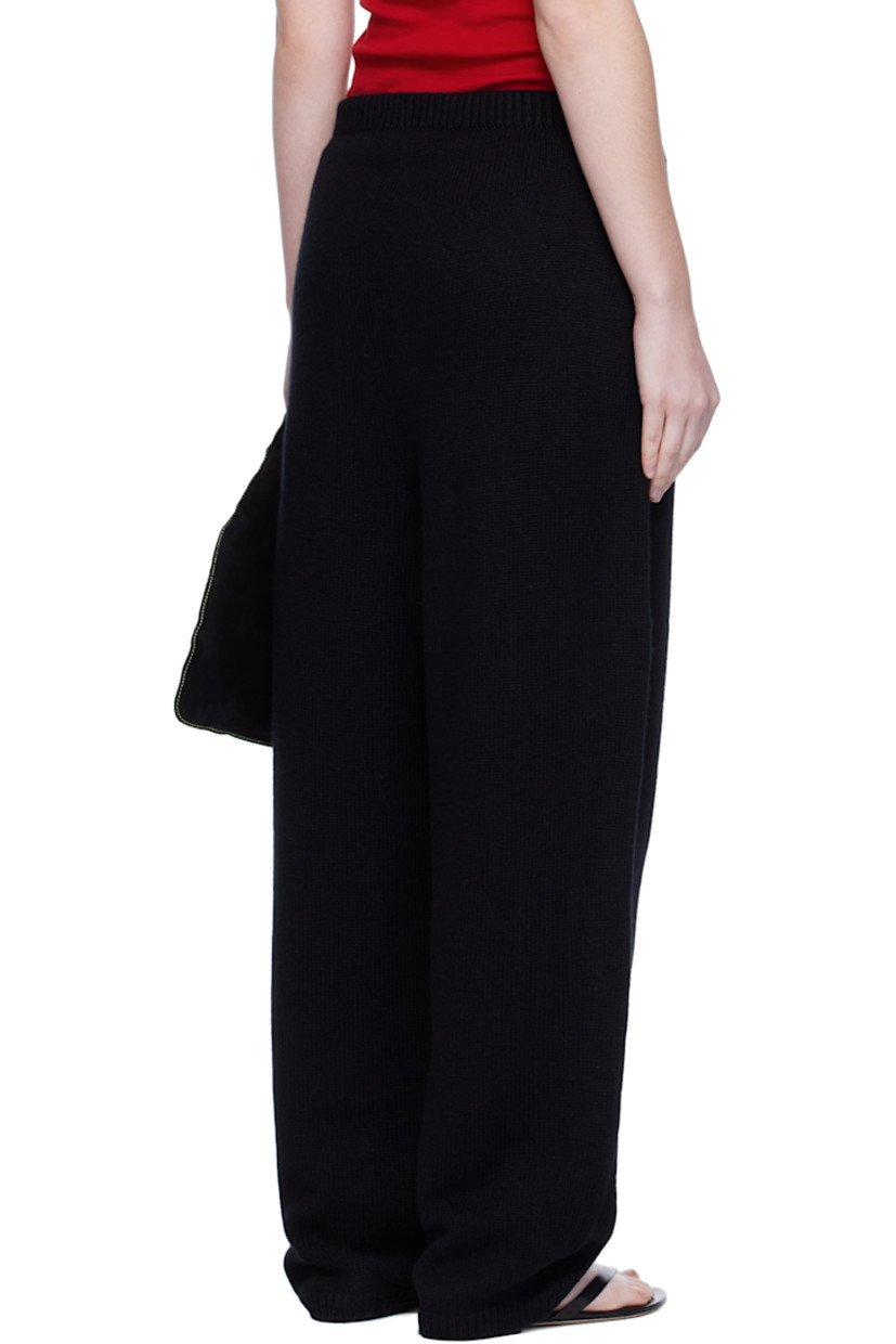 Knit cashmere lounge pants. Rib-knit elasticized waistband.

Supplier color: Black