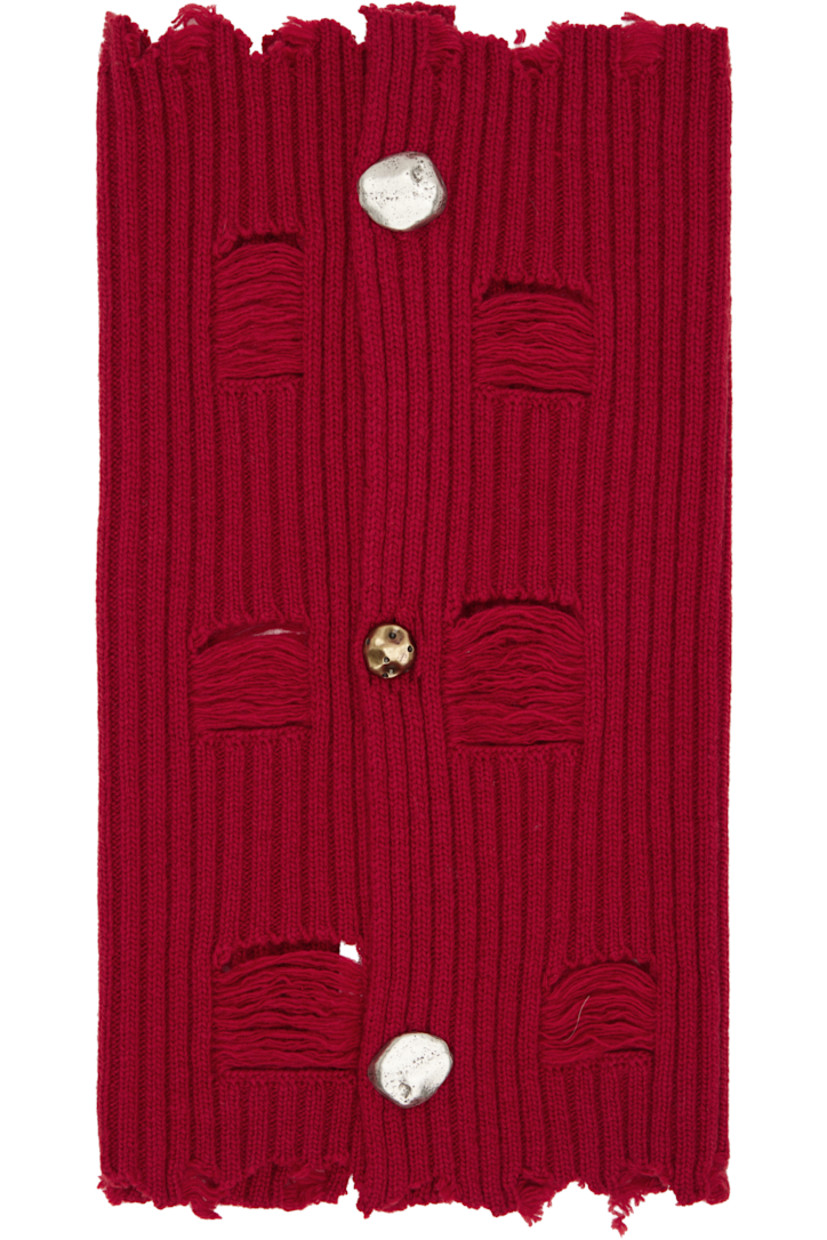 Rectangular rib-knit wool-blend tube scarf.

· Laddering and raw edges throughout
· Button closure 
· Logo patch at back face
· Mismatched oxidized hardware

Supplier color: Scarlet