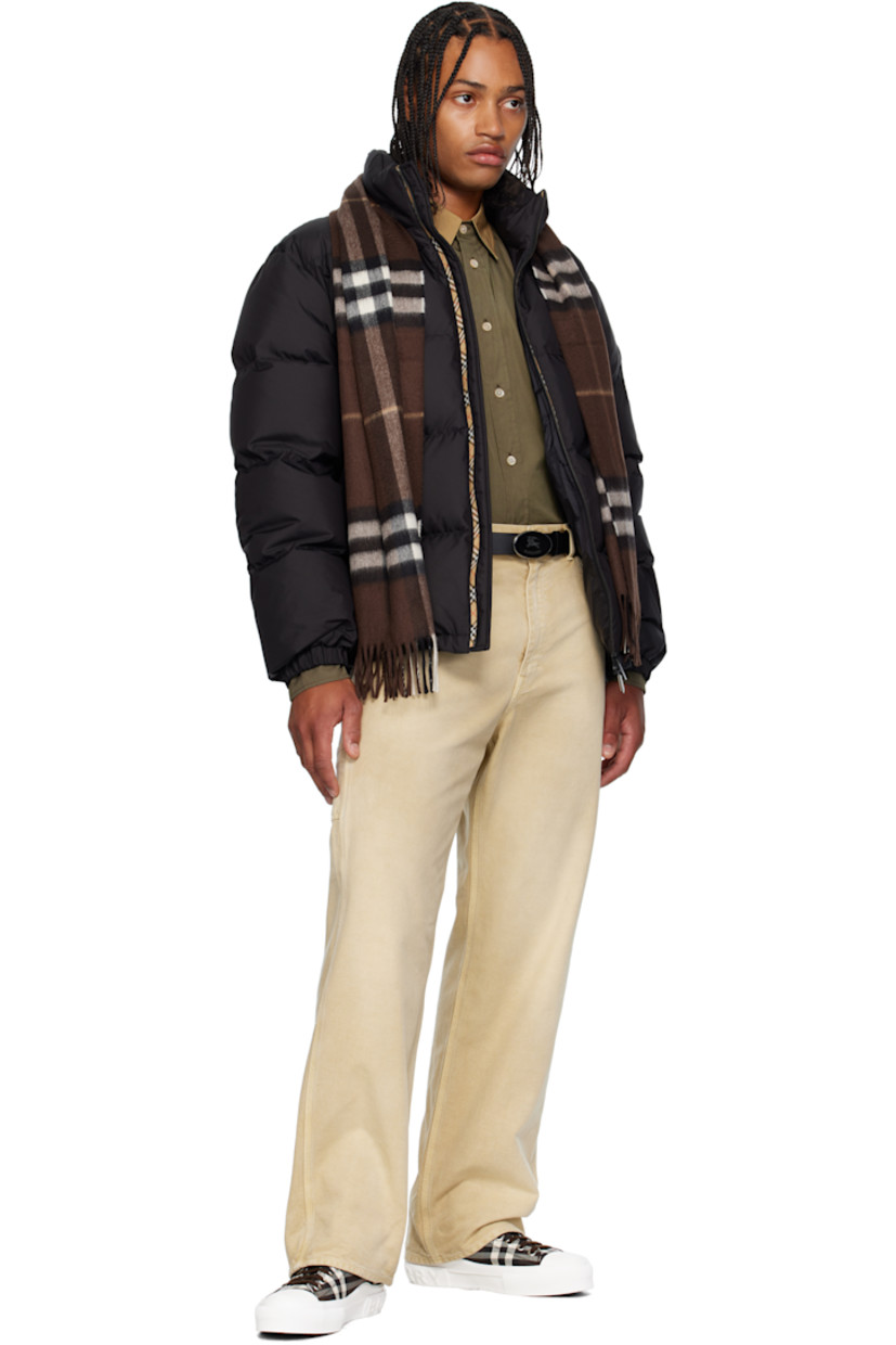 Rectangular brushed cashmere flannel scarf.

· Check pattern throughout
· Fringed ends 
· L72" x W12.75"

Supplier color: Treacle brown