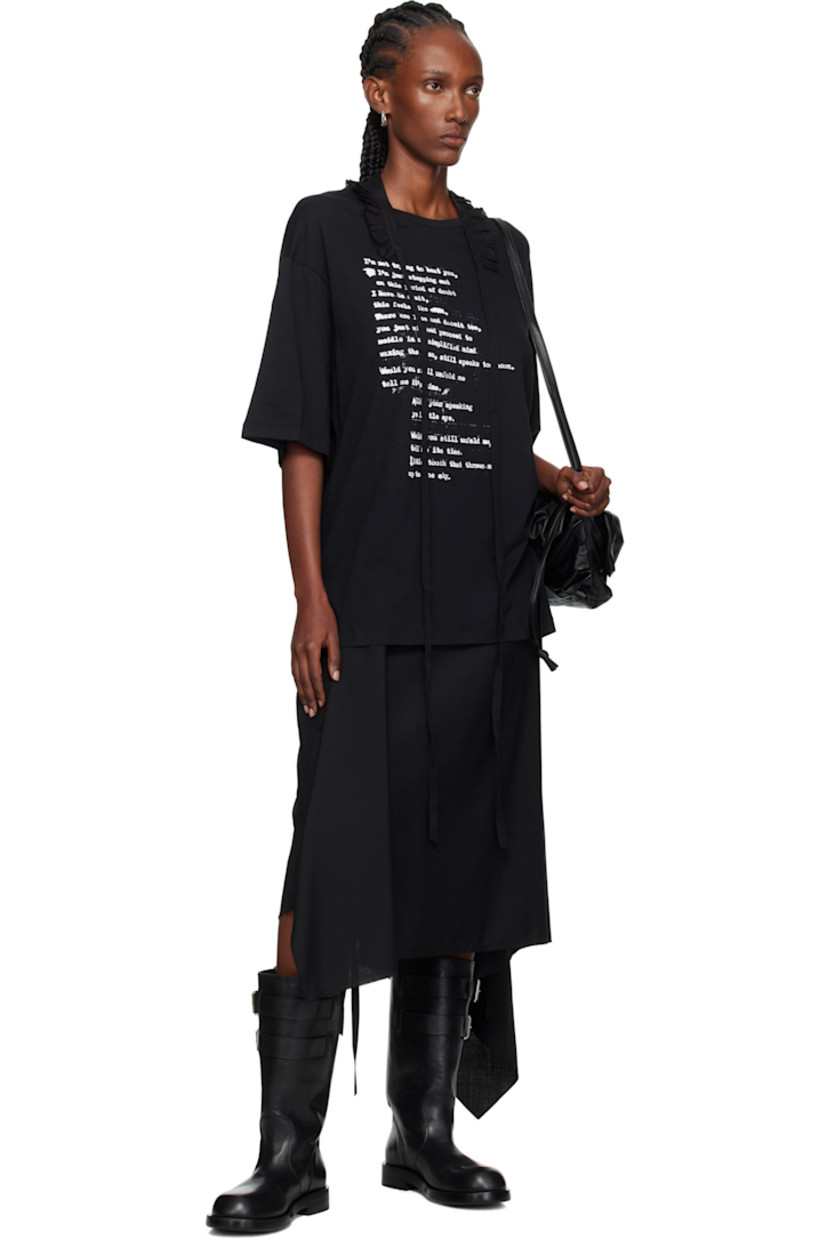 Cotton jersey T-shirt. 

· Detachable ruffled self-tie collar
· Rib-knit crewneck
· Text printed at front
· Dropped shoulders
· Detachable webbing strap with logo plaque at interior

Supplier color: Black