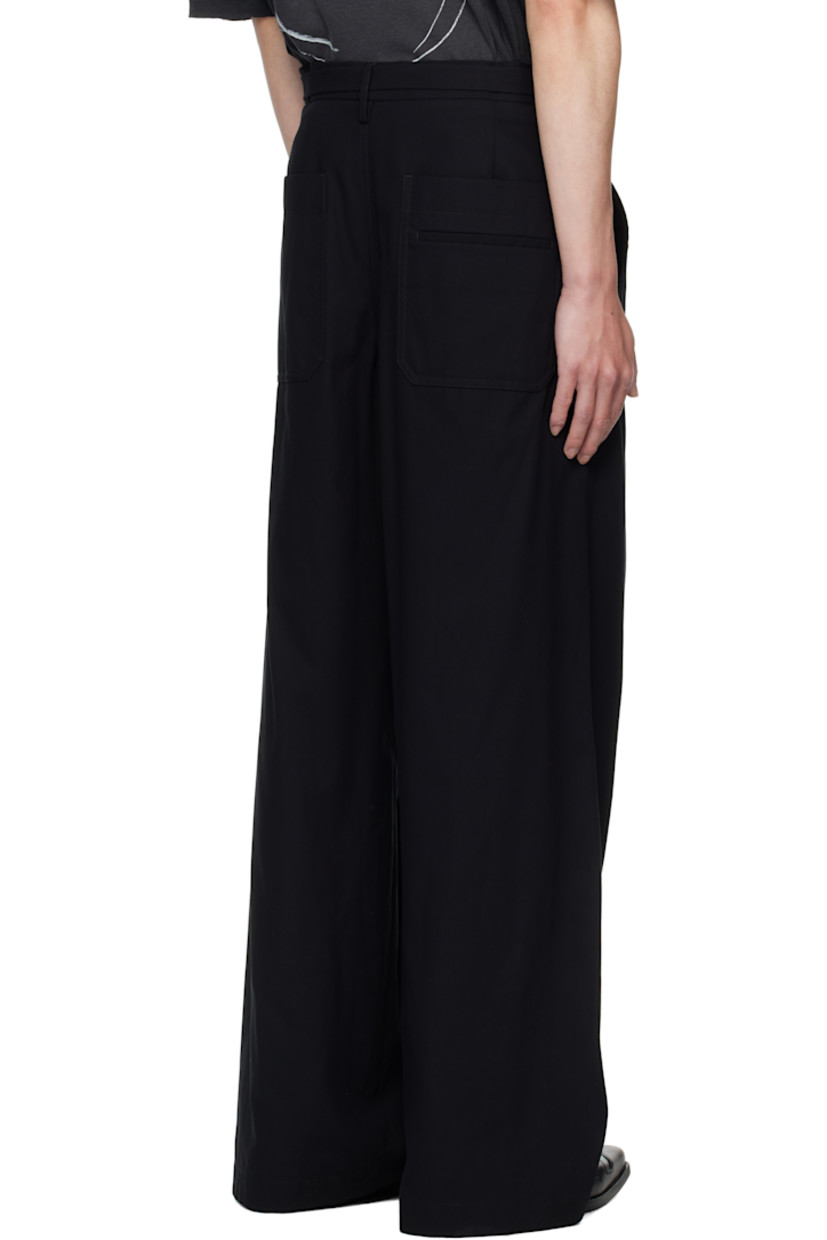 Cotton twill trousers.

· Belt loops
· Detachable belt at waistband
· Five-pocket styling
· Button fly

Supplier color: Black