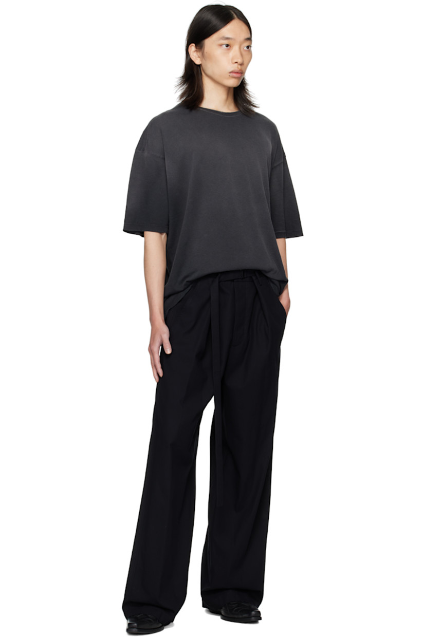 Cotton twill trousers.

· Belt loops
· Detachable belt at waistband
· Five-pocket styling
· Button fly

Supplier color: Black