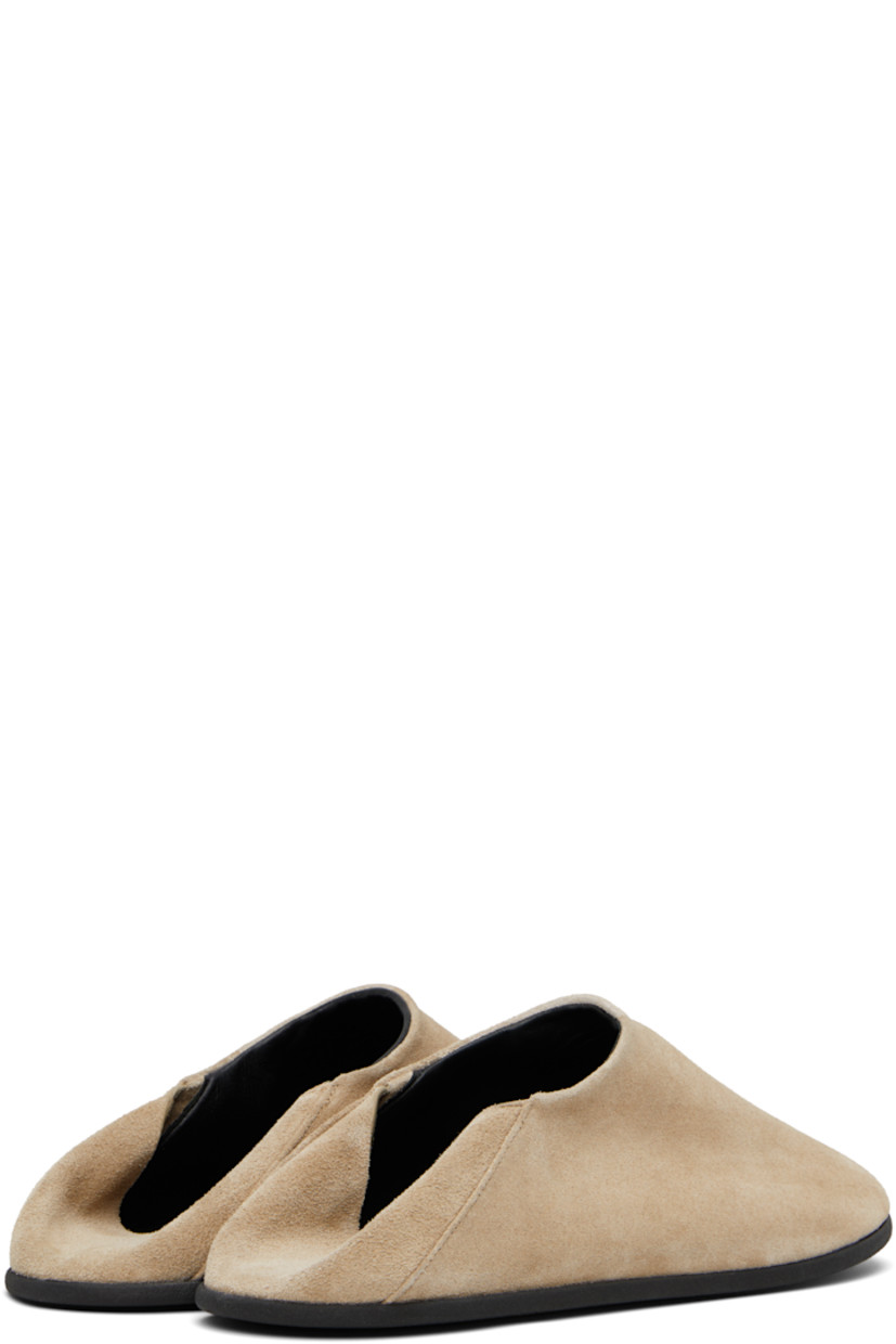 Calfskin suede loafers in beige.

· Collapsible heel counter
· Grained kidskin lining
· Crêpe-rubber sole

Supplier color: Beige