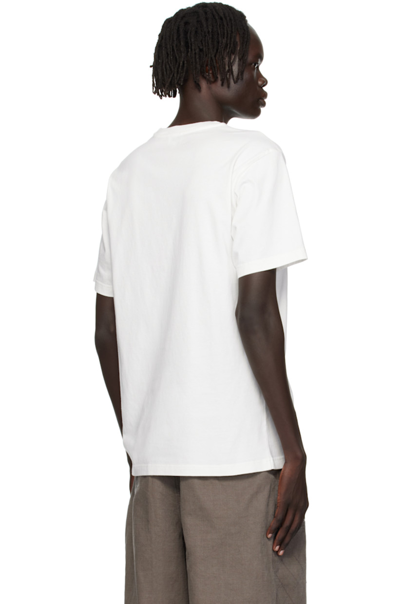 Organic cotton jersey T-shirt.

· GOTS-certified
· Rib-knit crewneck
· Logo graphic embroidered at chest

Supplier color: Off white