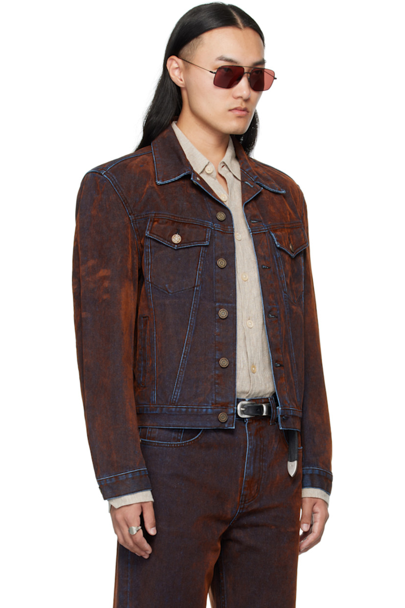 Flocked non-stretch denim jacket.

· Spread collar 
· Button closure
· Flap pockets at chest
· Welt pocket at waist
· Buttoned cuffs
· Adjustable button tabs at back hem

Supplier color: Brown