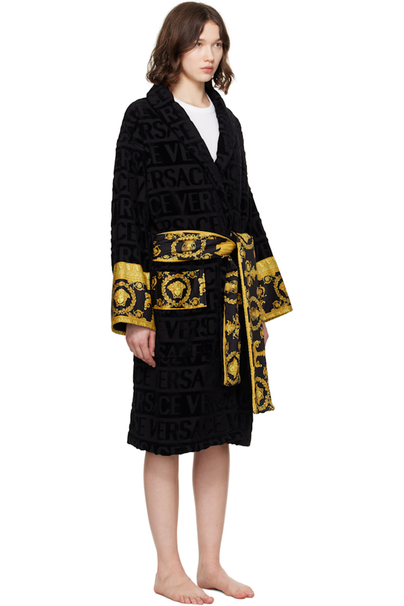 Cotton terrycloth bathrobe. Jacquard logo pattern and Barocco-patterned poplin trim throughout.

· Shawl collar
· Belt loops with detachable self-tie belt
· Patch pockets at waist

Supplier color: Black