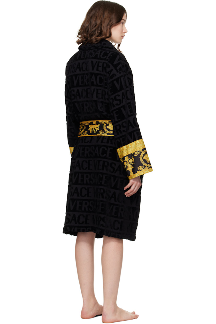 Cotton terrycloth bathrobe. Jacquard logo pattern and Barocco-patterned poplin trim throughout.

· Shawl collar
· Belt loops with detachable self-tie belt
· Patch pockets at waist

Supplier color: Black
