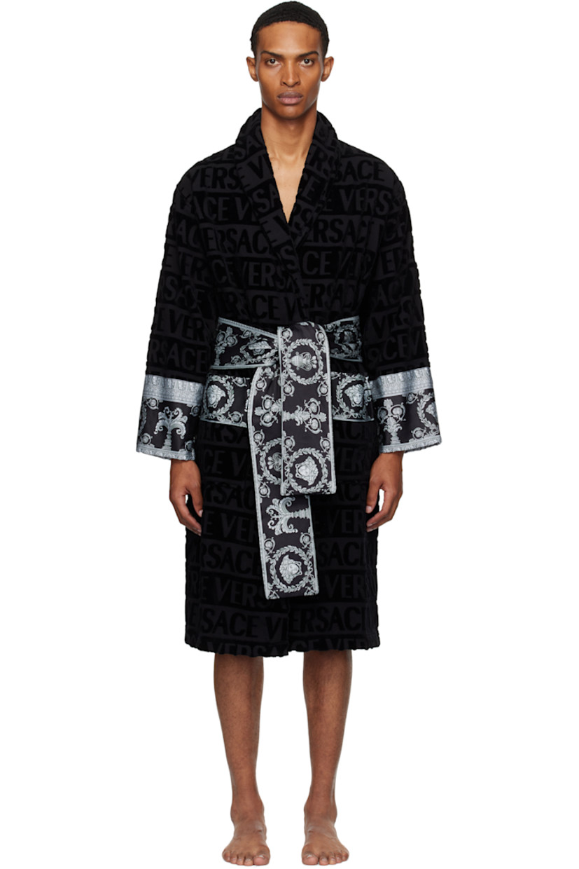 Cotton terrycloth bathrobe. Jacquard logo pattern and Barocco-printed poplin trim throughout.

· Shawl collar
· Belt loops and detachable self-tie belt
· Patch pockets

Supplier color: Black