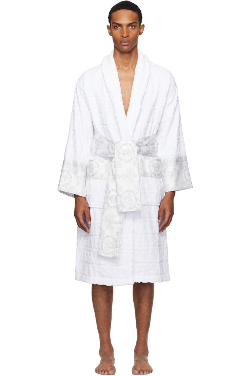 Cotton terrycloth bathrobe. Jacquard logo pattern and Barocco-printed poplin trim throughout.

· Shawl collar
· Belt loops and detachable self-tie belt
· Patch pockets

Supplier color: White/Silver