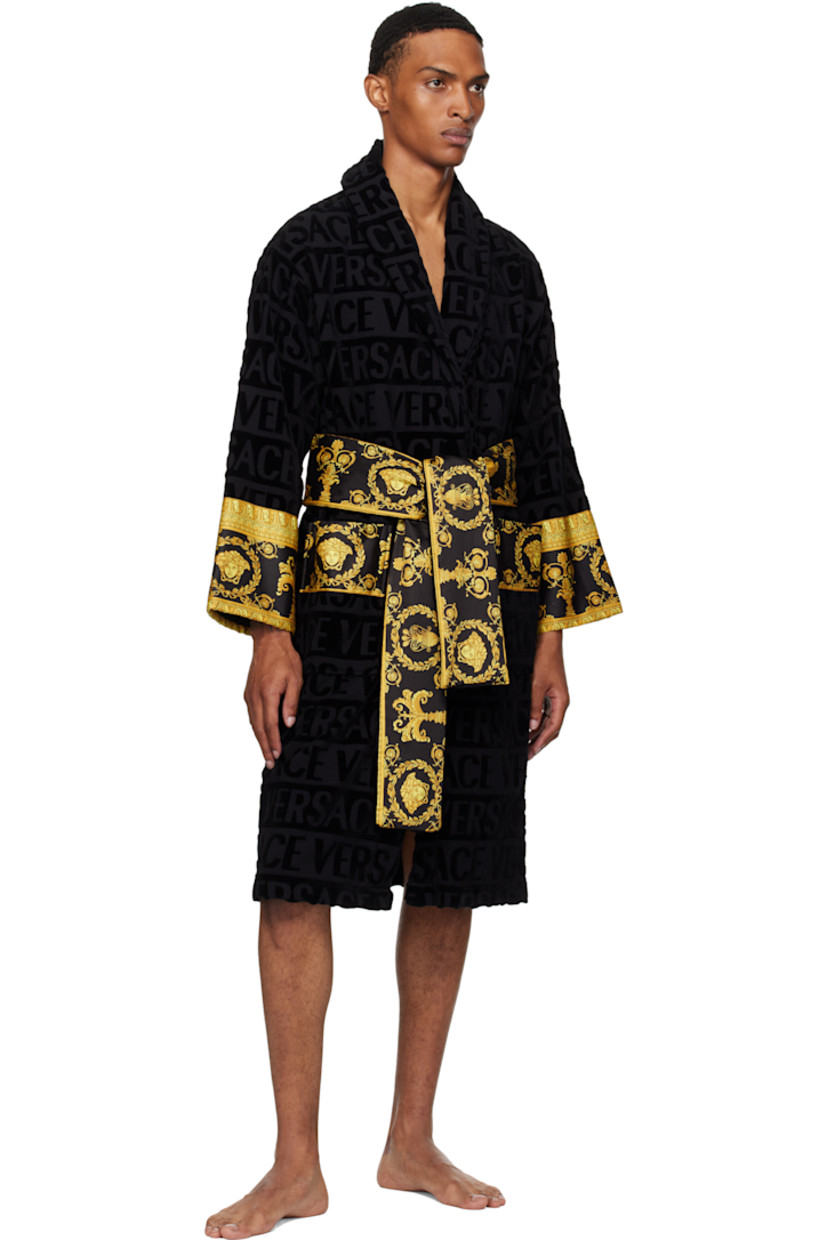 Cotton terrycloth bathrobe. Jacquard logo pattern and Barocco-printed poplin trim throughout.

· Shawl collar
· Belt loops and detachable self-tie belt
· Patch pockets

Supplier color: Black