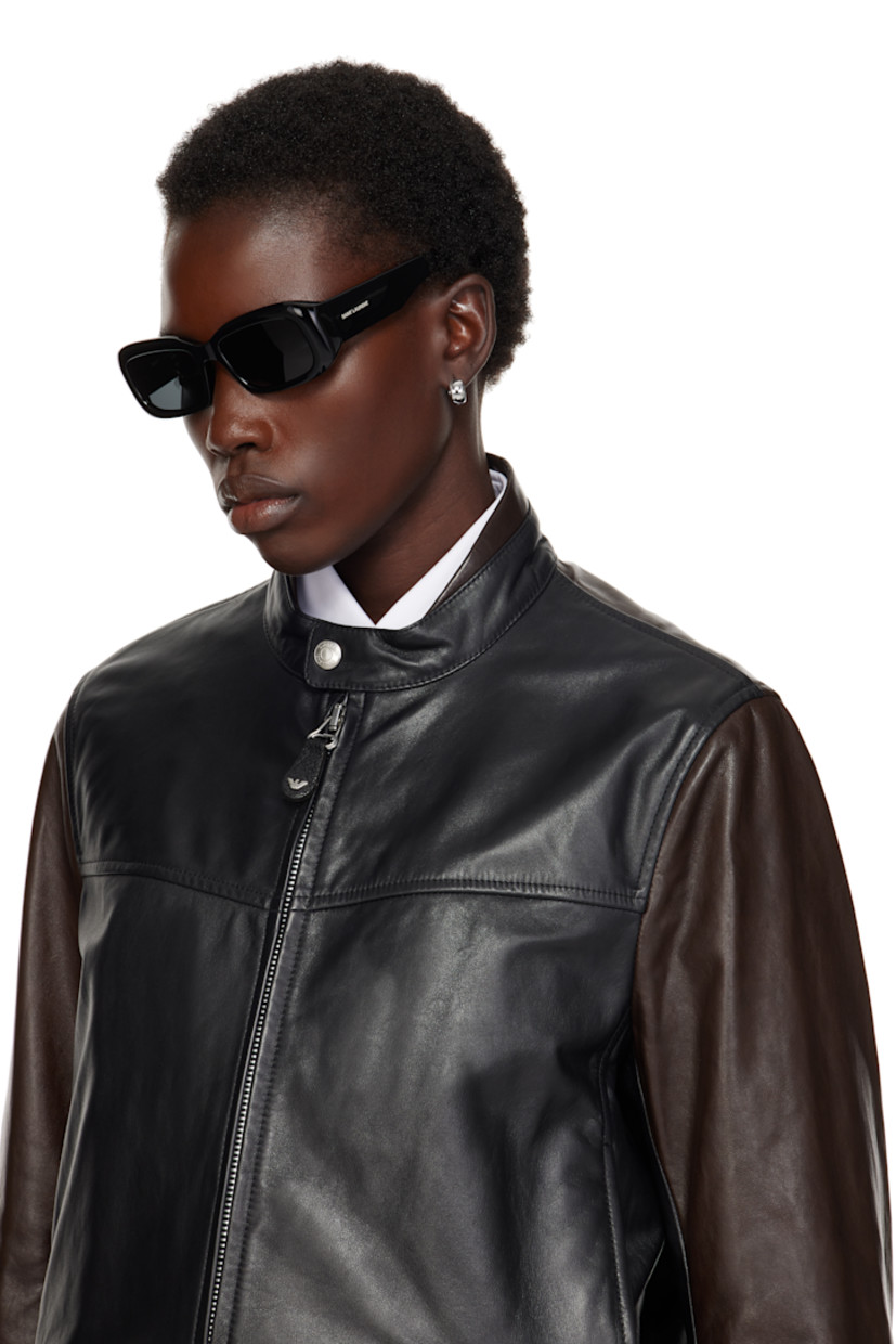 Rectangular acetate-frame sunglasses in black.

· Gray lenses, category 3
· 100% UVA/UVB protection
· Integrated nose pads
· Logo stamp at temples
· Includes case
· Size: 55.18 135

Supplier color: Black