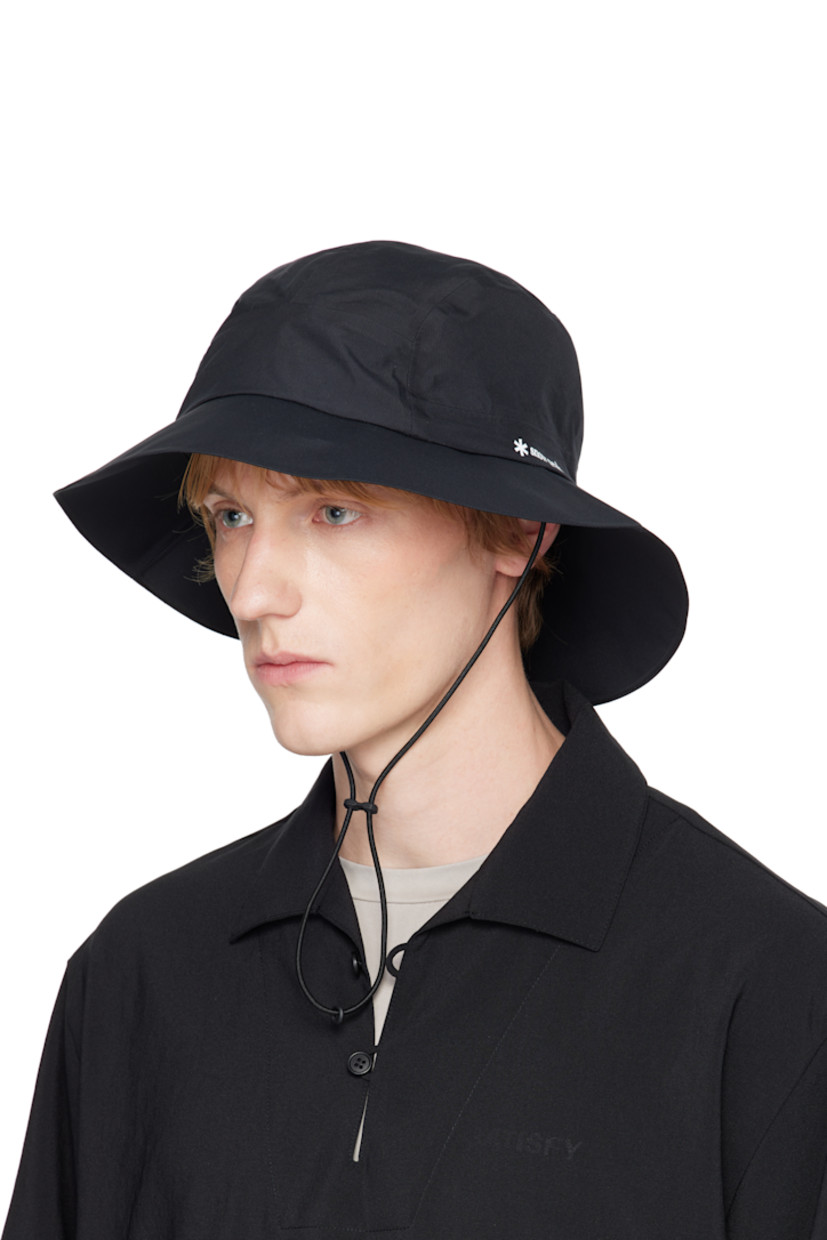 GORE-TEX ripstop hat in black. 

· Waterproof, non-PFC DWR coating
· Logo printed at side and back
· Elasticized chin strap
· Mesh browband

Supplier color: Black