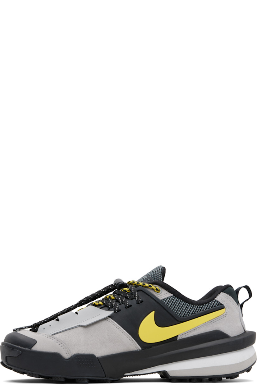 Low-top paneled leather, mesh, and suede sneakers.

· Rubberized trim throughout 
· Layered cord-lock lace-up closure
· Logo bonded at padded tongue
· Padded collar 
· Signature Swoosh appliqué at sides
· Pull-loop at heel tab 
· ZoomX foam rubber midsole
· Treaded Vibram® rubber sole 

Part of the Nike x sacai collaboration. 

Please note that this item may be shipped only within North America.

Supplier color: Matte silver/Tour yellow/Black