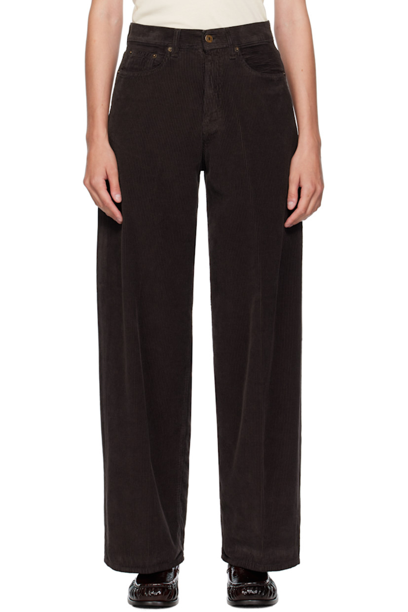 Cotton corduroy trousers.

· Belt loops
· Five-pocket styling
· Zip fly
· Logo patch at back waistband

Supplier color: Chocolate
