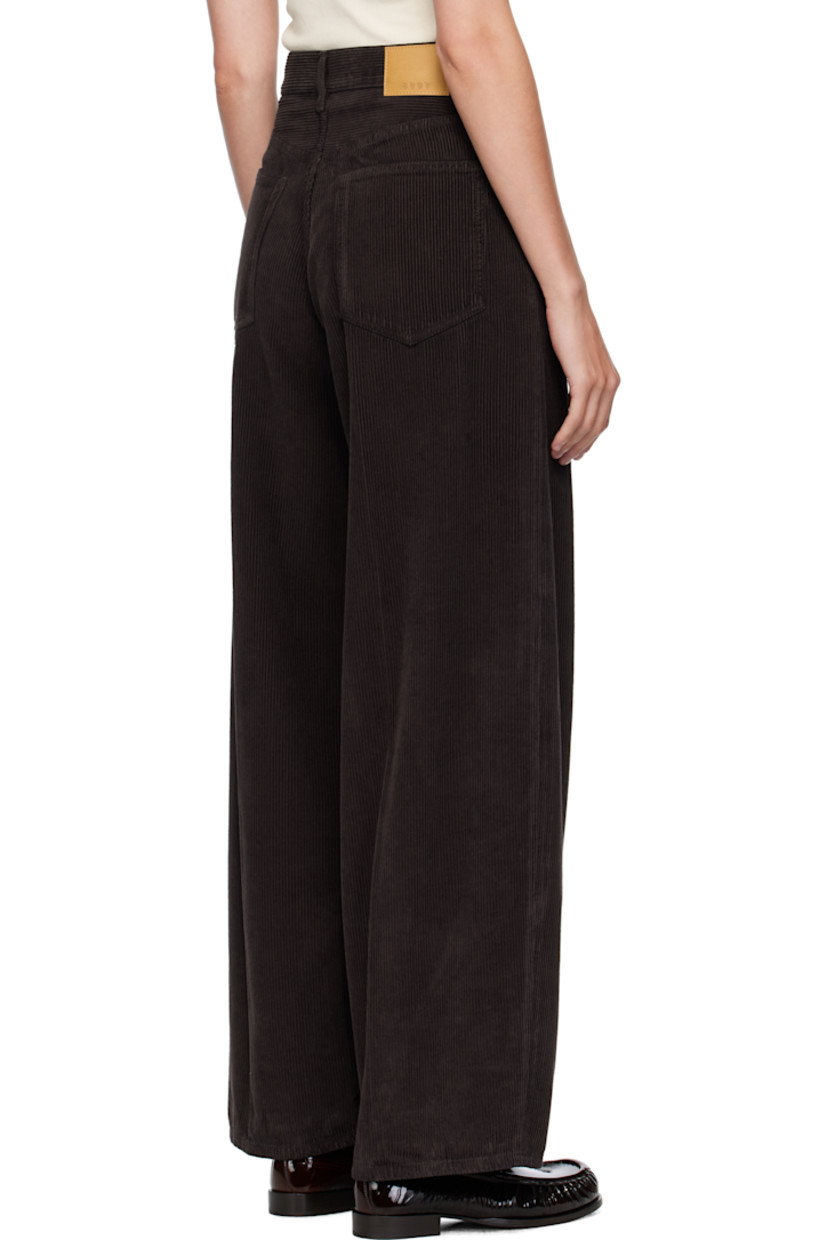 Cotton corduroy trousers.

· Belt loops
· Five-pocket styling
· Zip fly
· Logo patch at back waistband

Supplier color: Chocolate