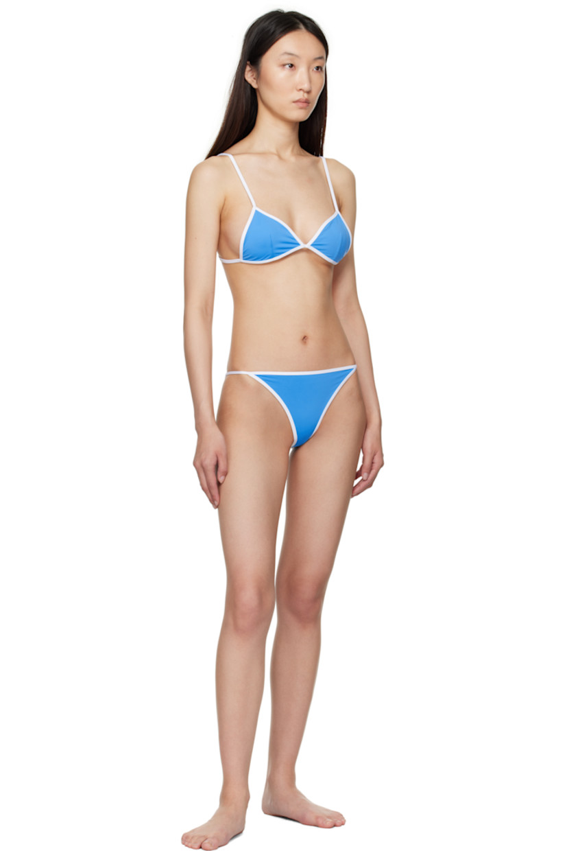 Stretch ECONYL® recycled nylon jersey bikini top.

· Darts at chest
· Logo printed at front
· Adjustable spaghetti straps
· Self-tie fastening at back

Supplier color: Juniper/White