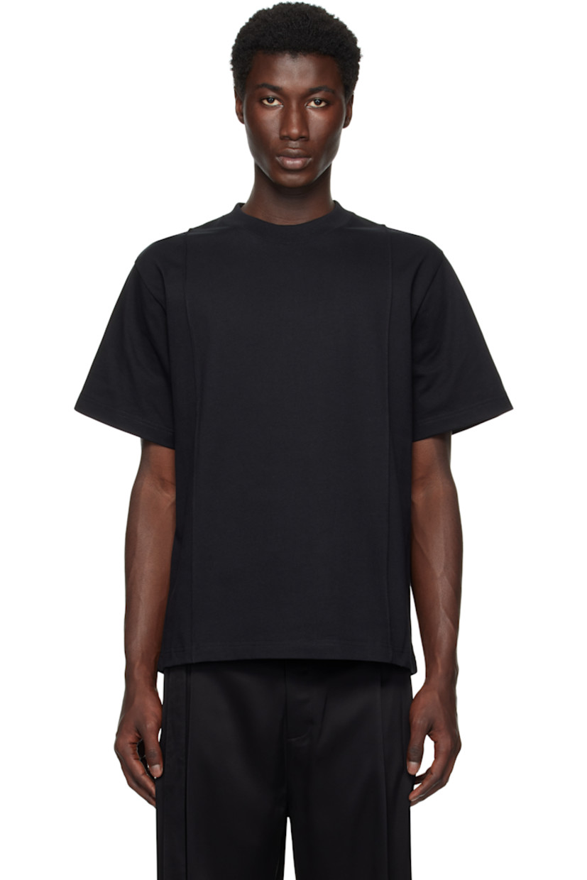 Cotton jersey T-shirt.

· Rib-knit crewneck
· Pinched seams at front and back
· Logo embroidered at back collar

Supplier color: Black