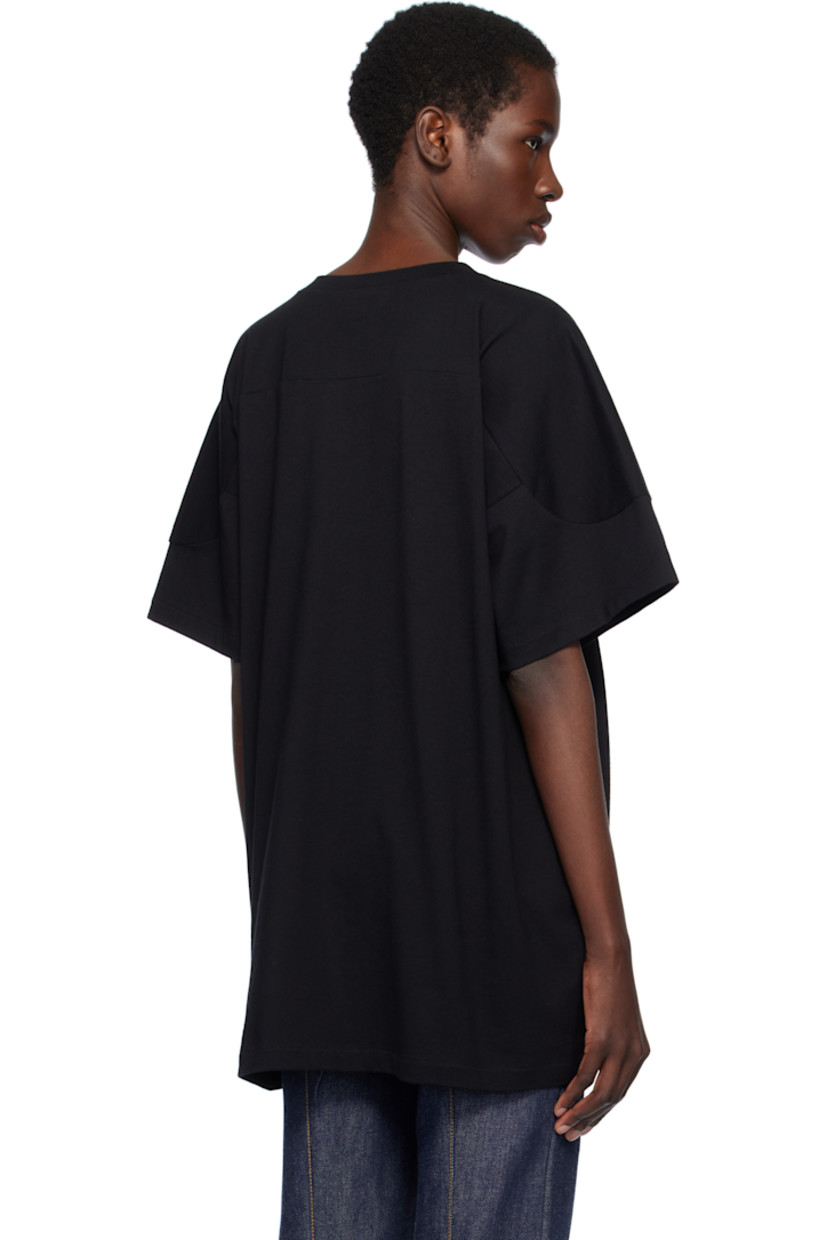 Cotton jersey T-shirt.

· Rib-knit V-neck
· Printed logo and felted logo graphic at front
· Yoke sleeves

Made from cruelty-free, non-animal materials.

Supplier color: Black