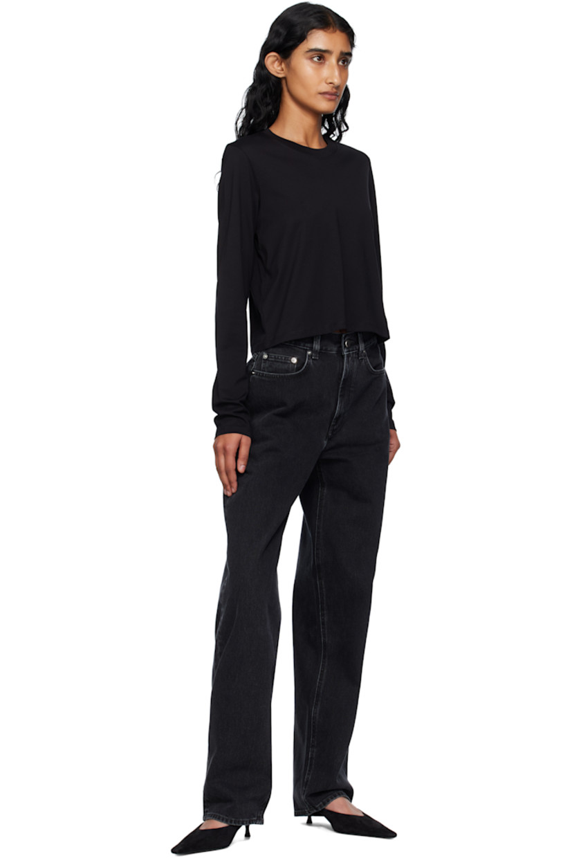 Organic Supima cotton jersey T-shirt.

· Certified GOTS organic cotton
· Rib-knit crewneck
· Logo embroidered at front hem
· Cropped hem

Supplier color: Black