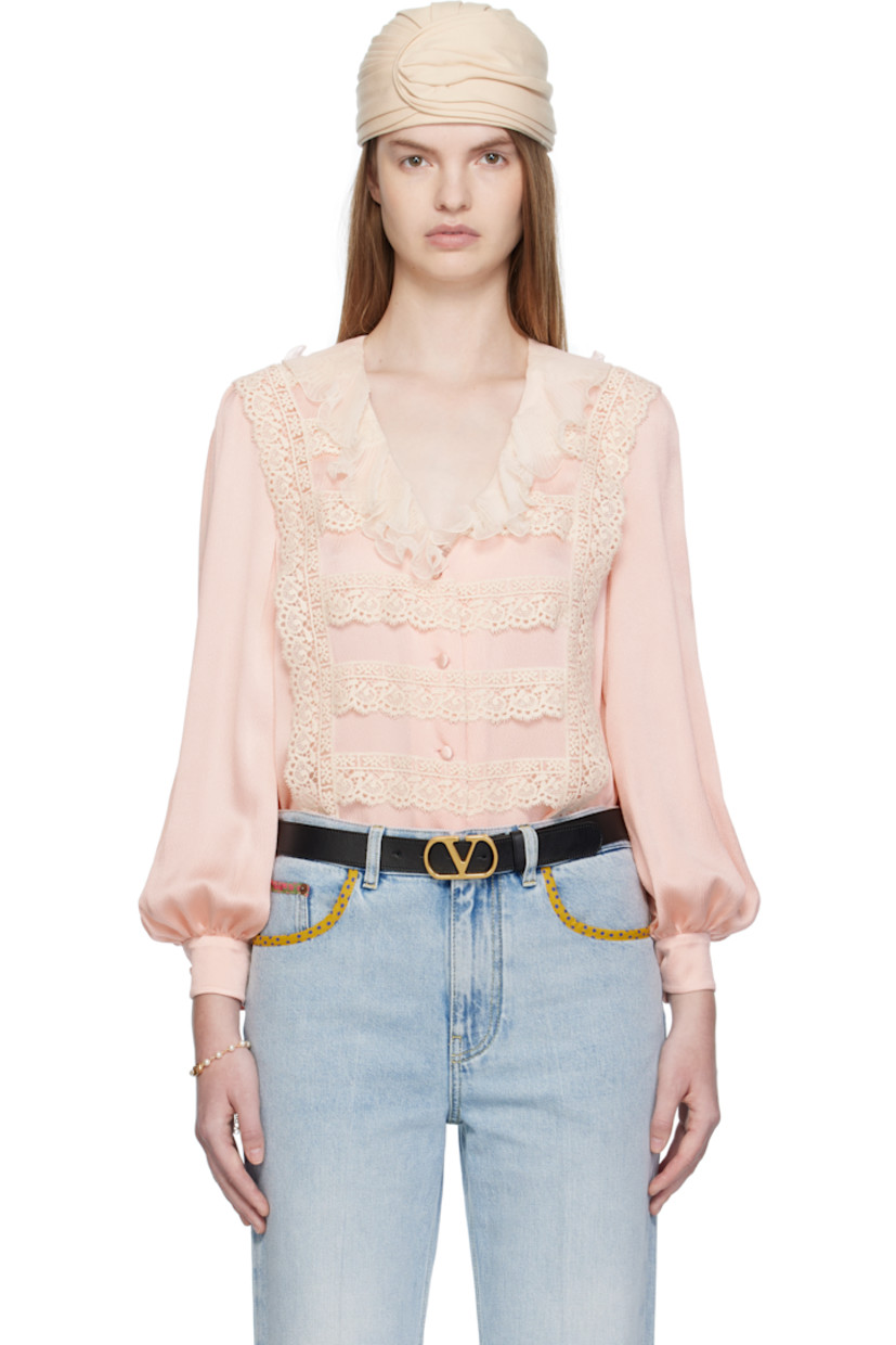 Silk crêpe de chine shirt. 

· Ruffled chiffon trim at V-neck
· Lace trim at front
· Button closure 
· Gathering at buttoned barrel cuffs

Supplier color: Cipria/Avorio