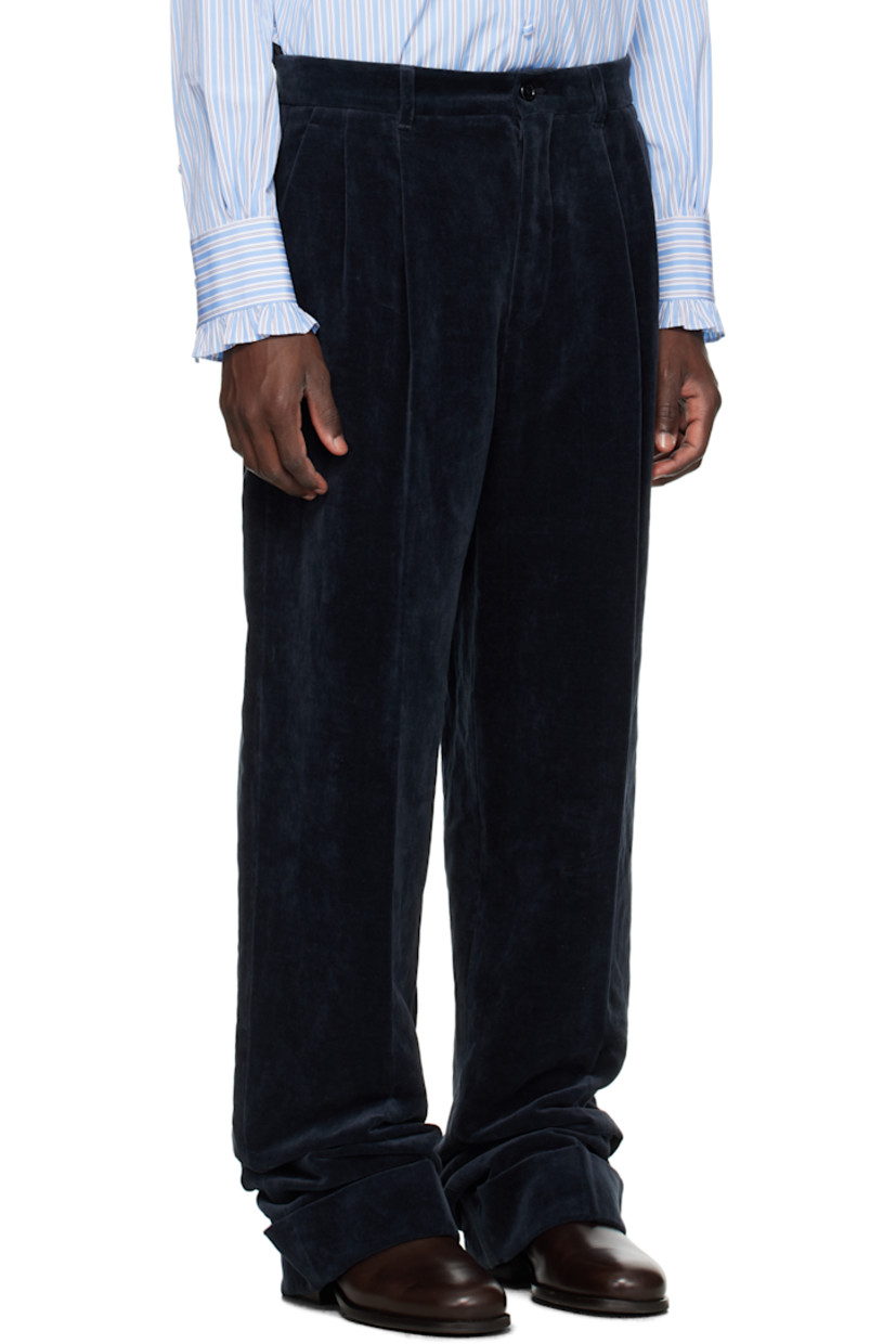 Cotton- and linen-blend velvet trousers.

· Belt loops
· Four-pocket styling
· Button fly
· Pleats at front
· Creased legs
· Rolled cuffs

Supplier color: Notte