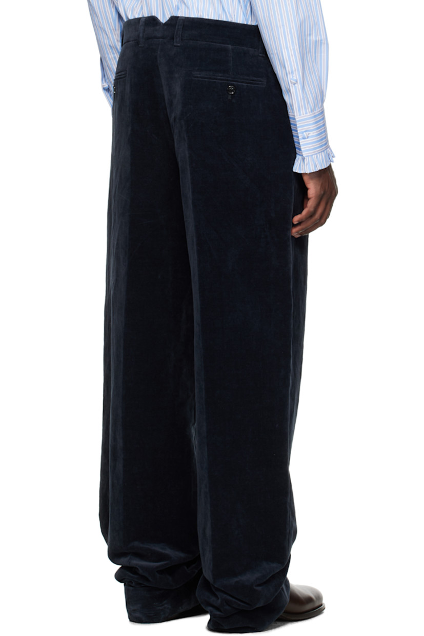 Cotton- and linen-blend velvet trousers.

· Belt loops
· Four-pocket styling
· Button fly
· Pleats at front
· Creased legs
· Rolled cuffs

Supplier color: Notte