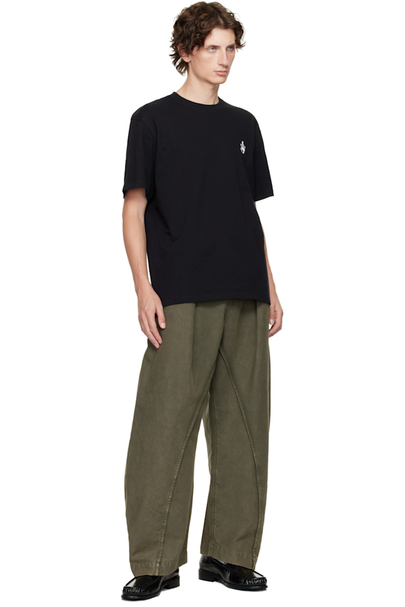 Cotton jersey T-shirt. 

· Rib-knit crewneck
· Logo embroidered at chest
· Dropped shoulders

Supplier color: Black