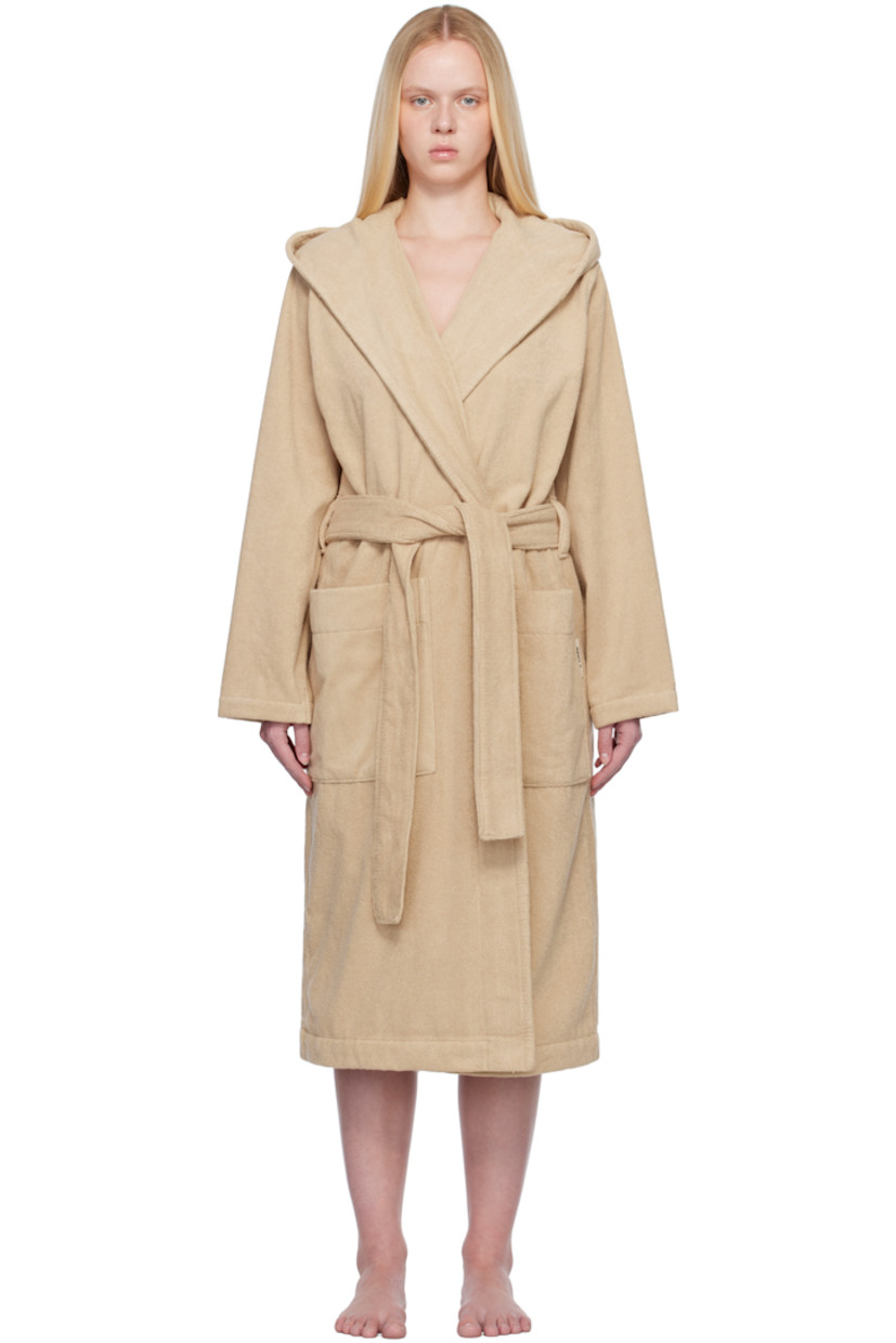 Heavyweight 385 gsm organic cotton terrycloth bathrobe. 

· Certified GOTS and OEKO-TEX® Standard 100
· Hood at shawl lapel
· Open front
· Belt loops and detachable self-tie belt
· Patch pockets
· Logo flag at side seam
· Locker loop at inner collar

Supplier color: Sienna