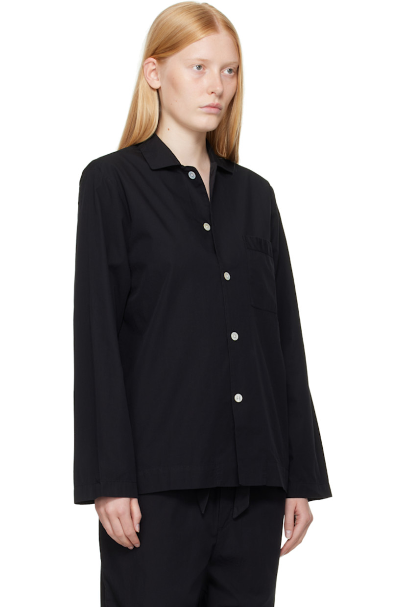Lightweight organic cotton poplin pyjama shirt. 

· Certified OEKO-TEX Standard 100
· Stonewashed
· Spread collar
· Button closure
· Patch pocket at chest
· French seams at interior
· Mother-of-pearl hardware

Supplier color: All black