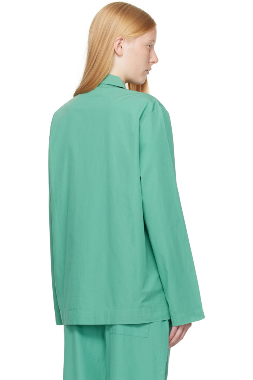 Lightweight organic cotton poplin pyjama shirt. 

· Certified OEKO-TEX Standard 100
· Stonewashed
· Spread collar
· Button closure
· Patch pocket at chest
· French seams at interior
· Mother-of-pearl hardware

Supplier color: Vintage green