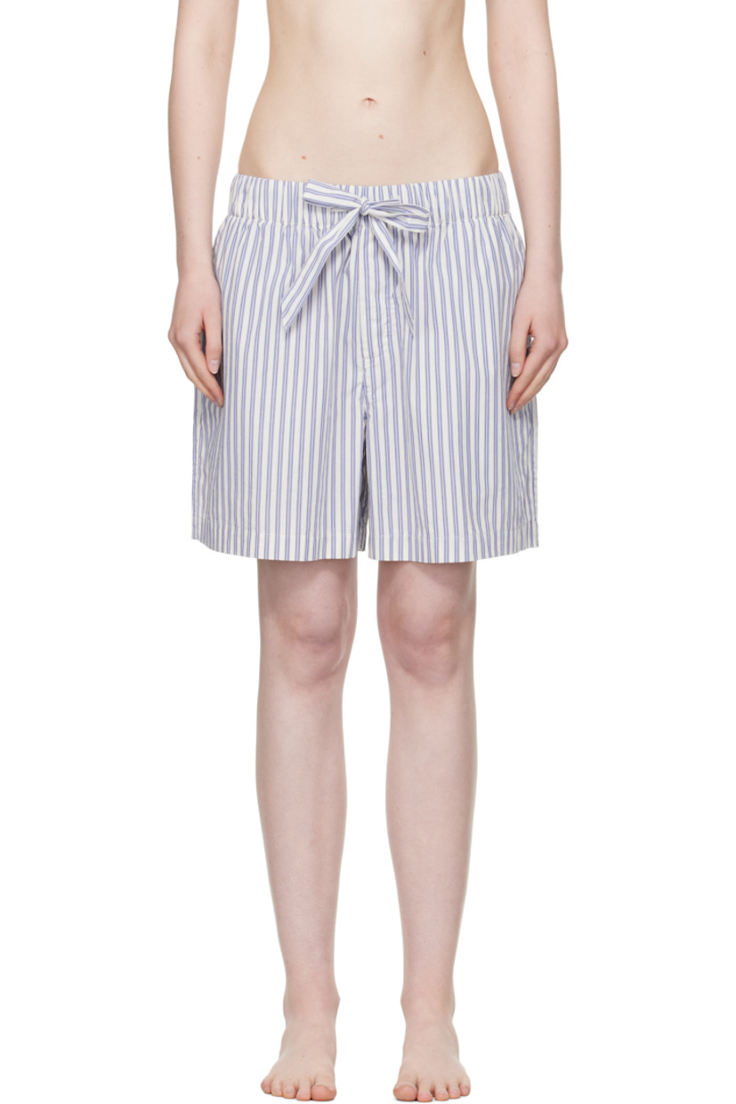 Lightweight organic cotton poplin pyjama shorts. Stripes throughout. 

· Certified OEKO-TEX® Standard 100
· Wide-leg 
· Stonewashed
· Drawstring at elasticized waistband
· Four-pocket styling
· Button fly
· Logo patch at back pocket
· French seams at interior
· Mother-of-pearl hardware
 
Supplier color: Skagen stripes