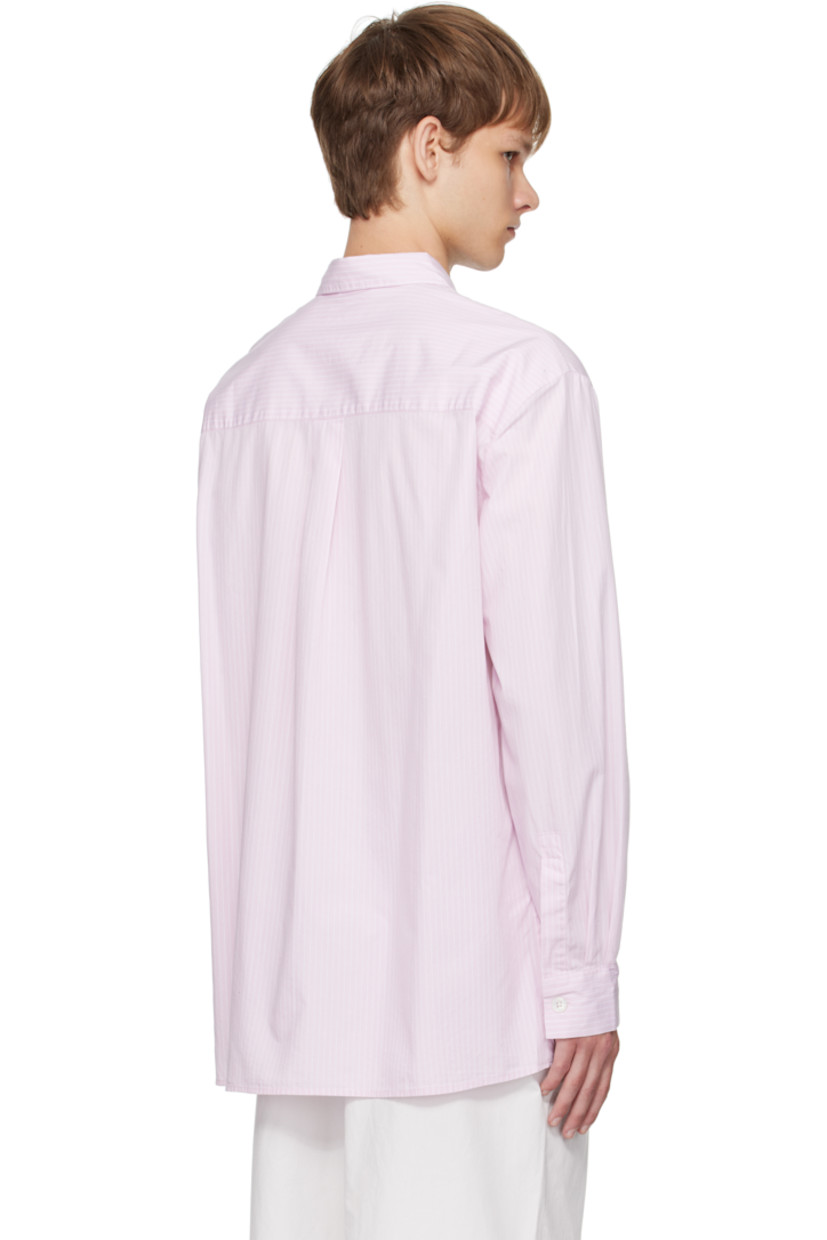 Lightweight organic cotton poplin pyjama shirt. 

· Certified OEKO-TEX Standard 100
· Stripes throughout
· Spread collar
· Button closure
· Patch pocket at chest
· French seams at interior
· Mother-of-pearl hardware

Supplier color: Rosa stripes