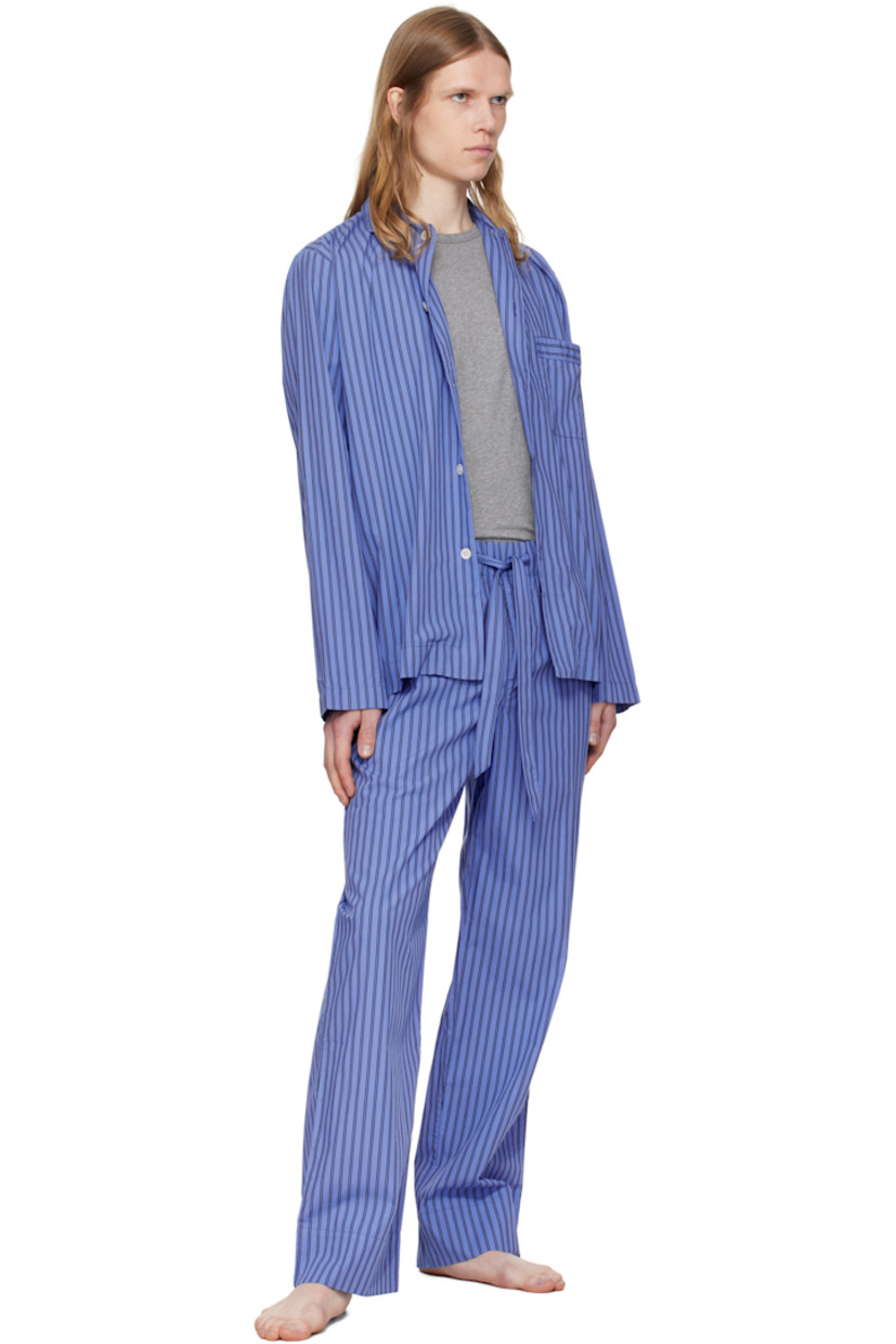 Lightweight organic cotton poplin pyjama pants. Stripes throughout.

· Certified OEKO-TEX® Standard 100
· Straight-leg and loose-fit 
· Stonewashed
· Drawstring at elasticized waistband
· Three-pocket styling
· Button fly
· Logo patch at back pocket
· French seams at interior
· Mother-of-pearl hardware

Supplier color: Boro stripes