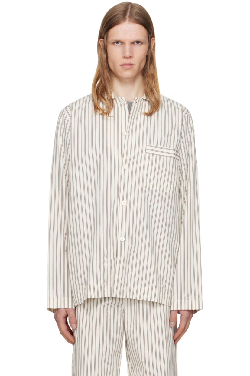 Lightweight organic cotton poplin pyjama shirt. Stripes throughout.

· Certified OEKO-TEX Standard 100
· Stonewashed
· Spread collar
· Button closure
· Patch pocket at chest
· French seams at interior
· Mother-of-pearl hardware

Supplier color: Hopper stripes