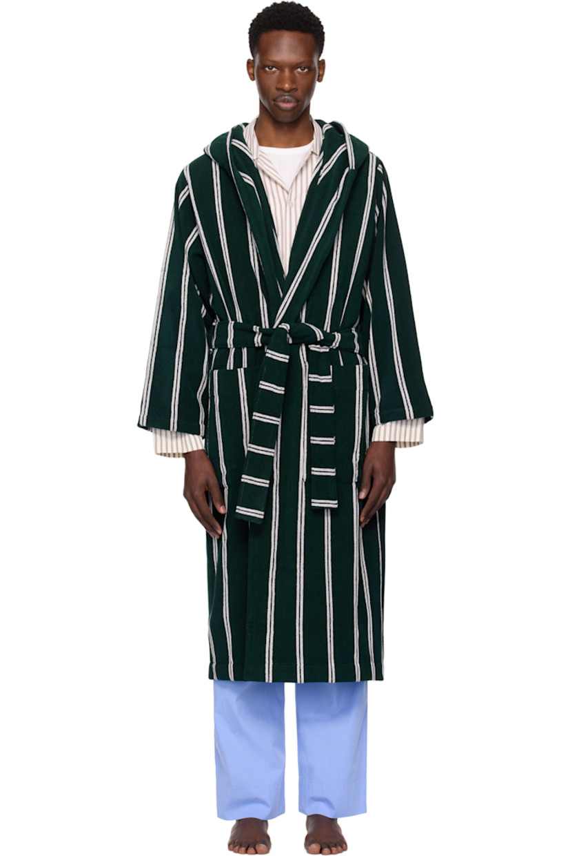 Heavyweight 385 gsm organic cotton terrycloth bathrobe. Stripes throughout.

· Certified OEKO-TEX® Standard 100
· Hood at shawl collar
· Open front
· Belt loops and detachable self-tie belt
· Patch pockets
· Logo flag at side seam
· Locker loop at inner collar

Supplier color: Forest green stripes