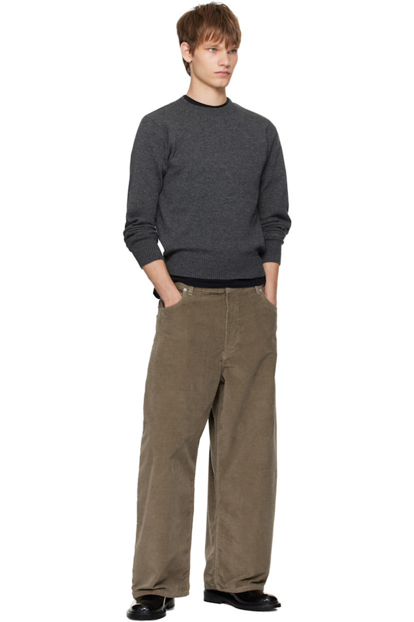 Lightweight knit cashmere sweater. Rib-knit crewneck, hem, and cuffs.

Supplier color: Charcoal
