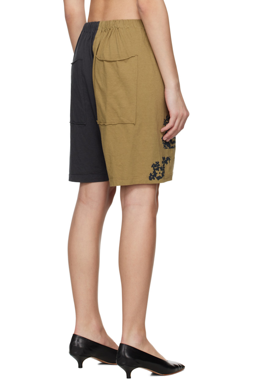 Cotton jersey shorts.

· Drawstring at elasticized waistband
· Two-pocket styling
· Graphic printed at outseam 
· Rolled edges at back pockets

Supplier color: Bale