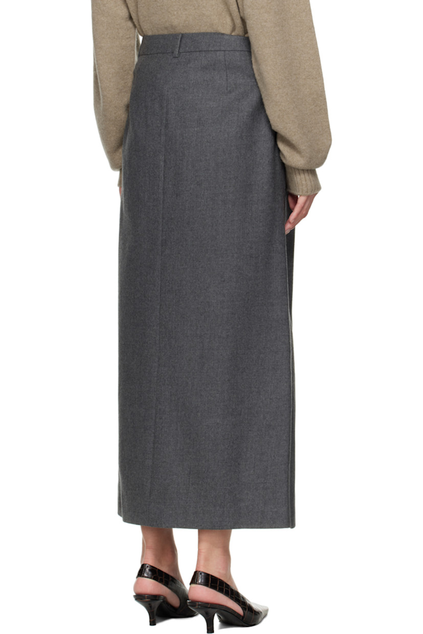 Wool melton maxi skirt. 

· Belt loops
· Two-pocket styling
· Zip fly 
· Full satin lining 
· Twill pocket lining

Supplier color: Gray