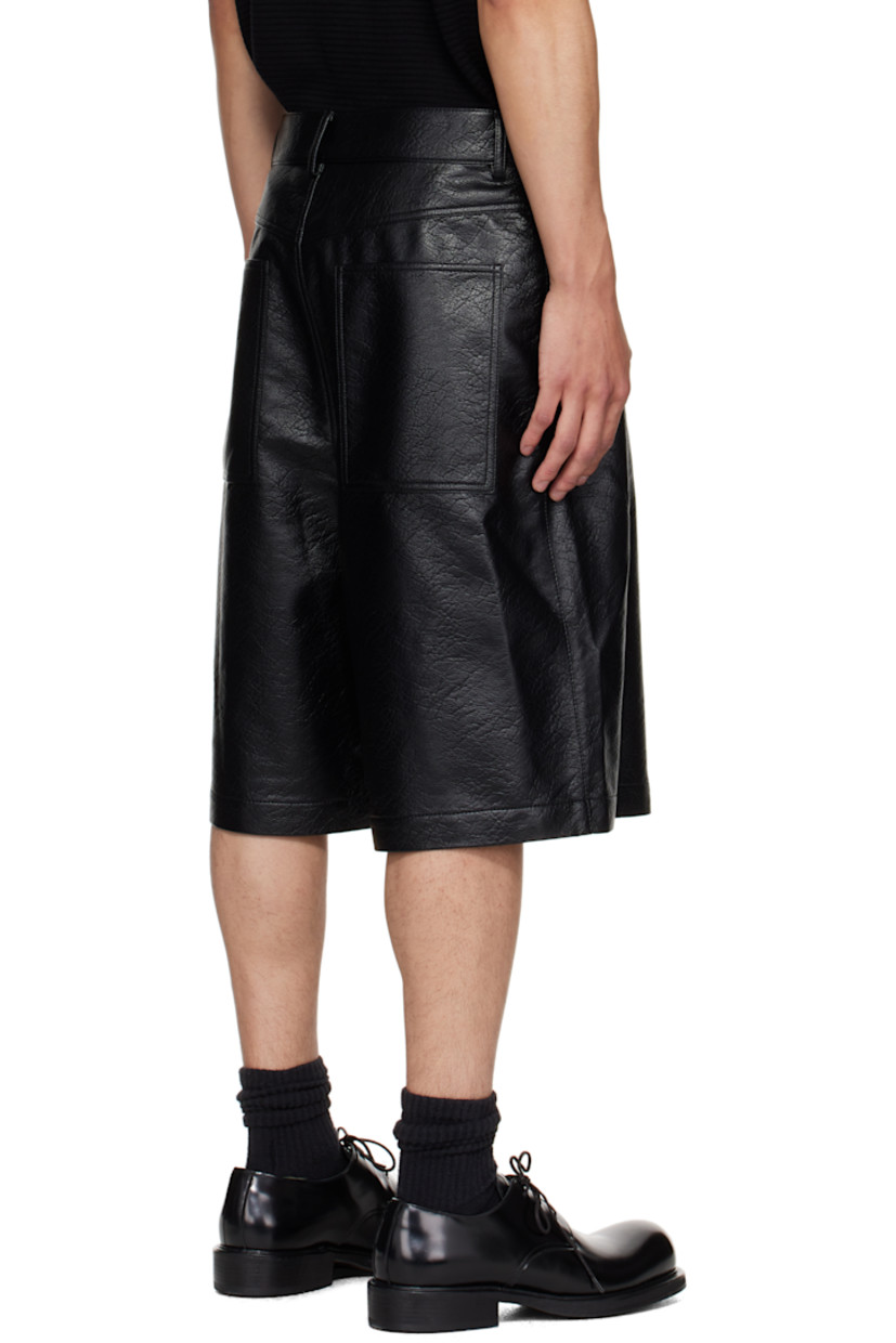 Grained faux-leather shorts.

· Belt loops
· Four-pocket styling
· Zip fly 

Supplier color: Black