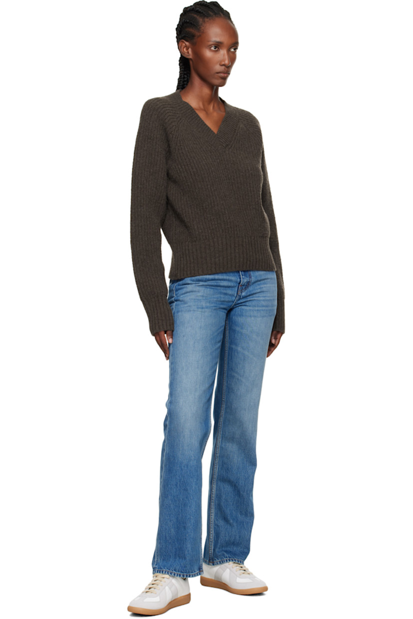 Rib-knit wool sweater.

· V-neck
· Raglan sleeves

Supplier color: Dark brown