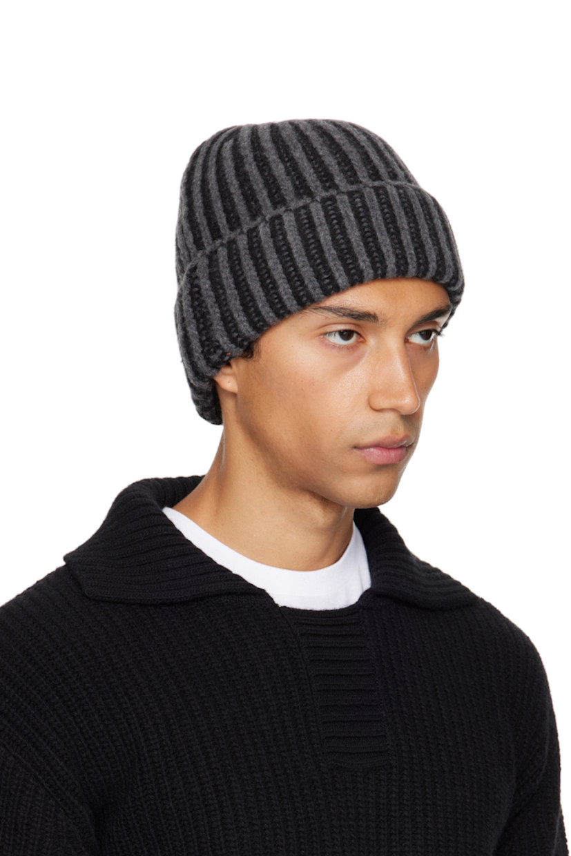 Knit wool beanie.

· Knit stripes throughout
· Rolled brim

Supplier color: Grey
