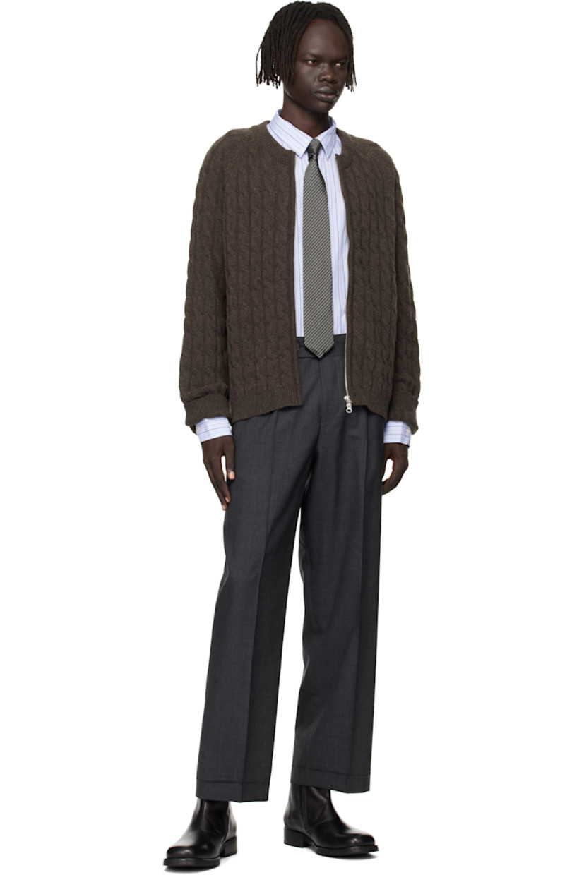 Silk twill tie.

· Stripes throughout
· Keeper loop at back face 
· W2.75"

Supplier color: Black fine stripe