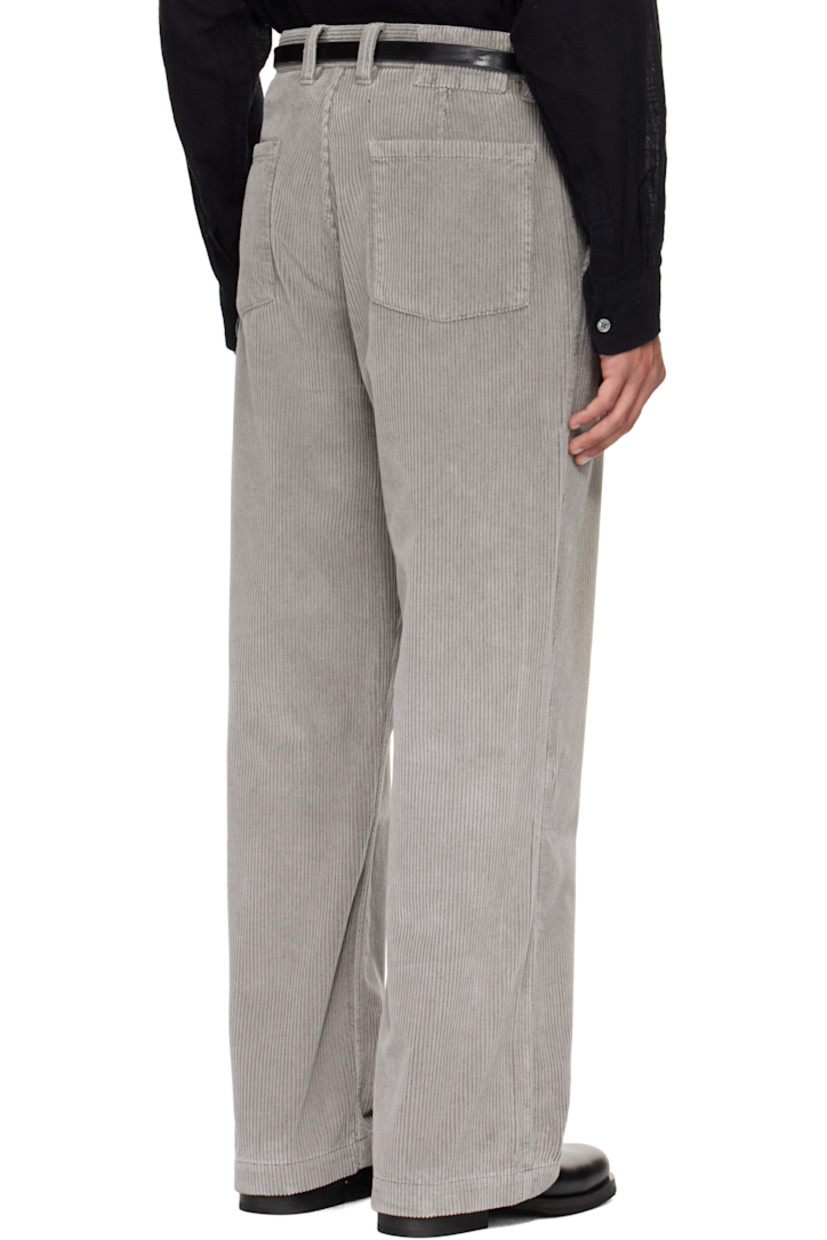 Cotton corduroy trousers.

· Garment-washed and pre-shrunk
· Smudging throughout
· Loose-fit and straight-leg
· Mid-rise
· Belt loops
· Four-pocket styling
· Zip fly

Supplier color: Stained grey