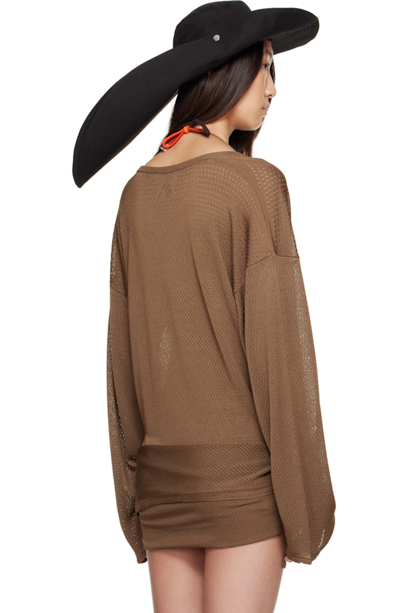 Cotton twill hat.

· Logo embroidered at face and brim
· Press-stud fastening at sides
· Quilted brim
· Full twill lining

Supplier color: Black