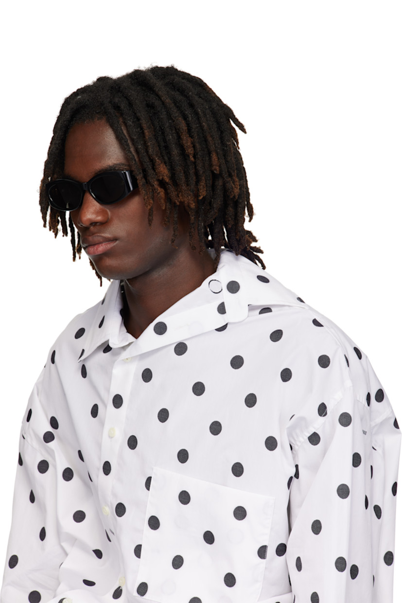 Oval acetate-frame sunglasses.

· Gray lenses
· 100% UVA/UVB protection, category 3 
· Integrated nose pads
· Inset logo at temples
· Logo-engraved stainless steel temple tips 
· Eyewear chain-compatible
· Gold-tone hardware
· Includes pouch 
· Size: 55.17 135

Supplier color: Black
