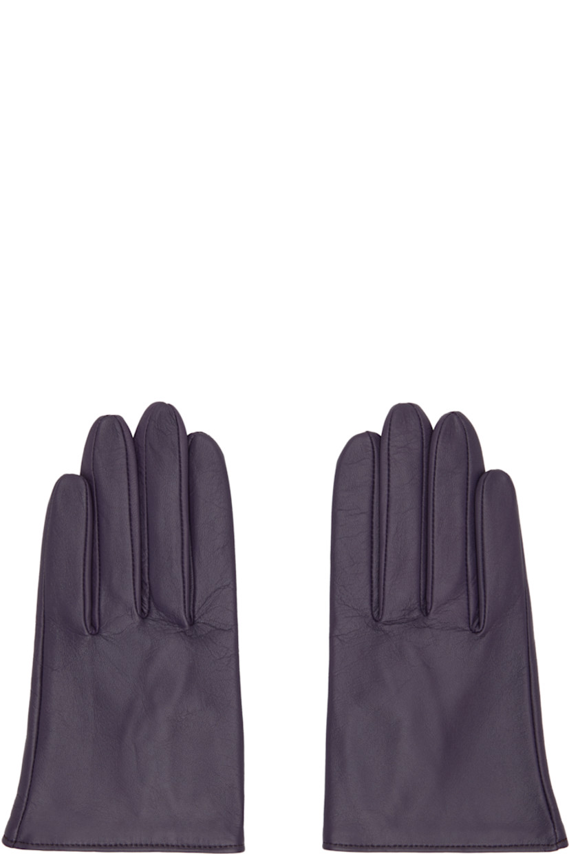 Pair of grained lambskin gloves. Jersey lining.

Supplier color: D.purple