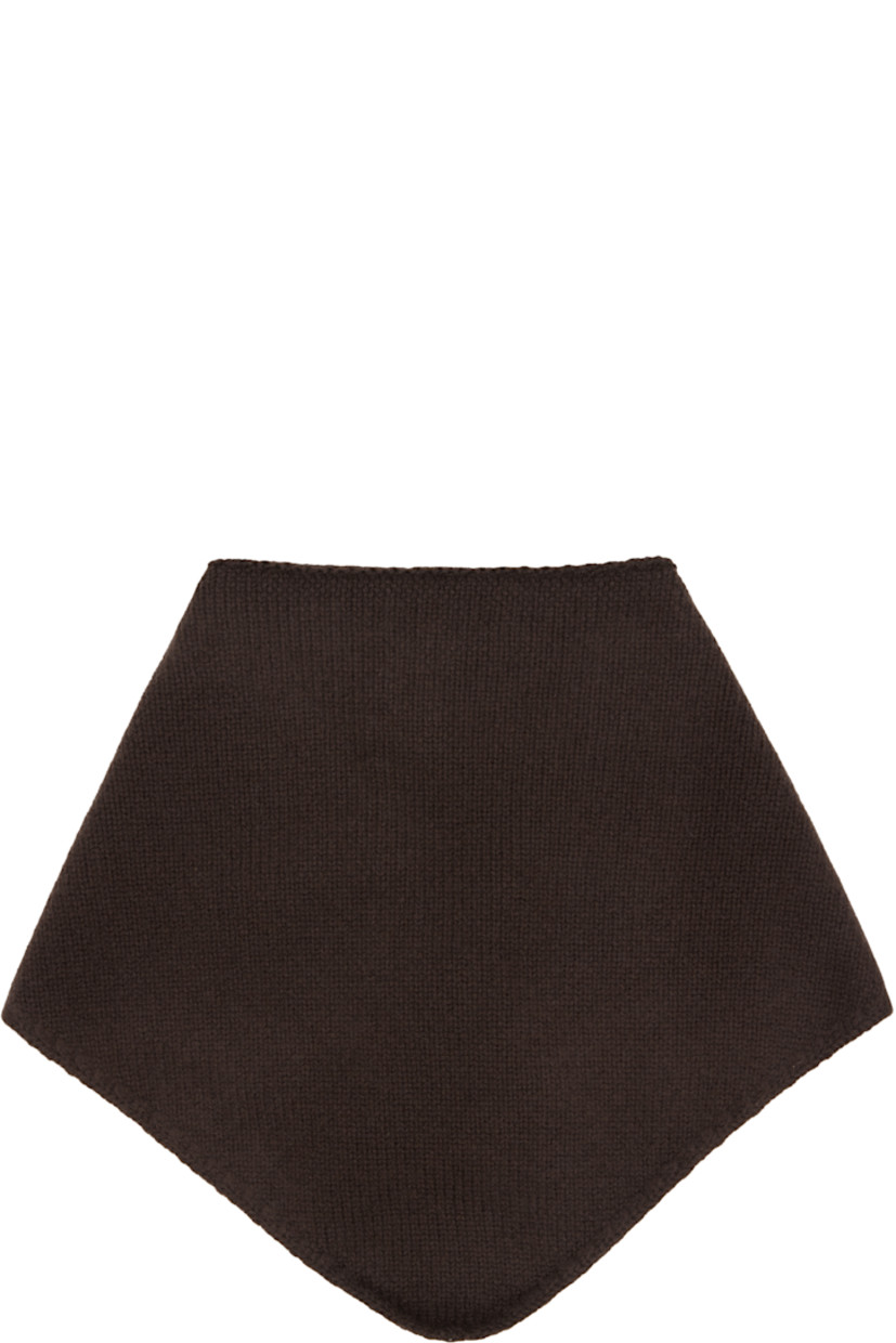 Triangular knit cashmere bandana-style scarf.

· Rolled edge at collar 
· L36" x W14"

Supplier color: Mocha