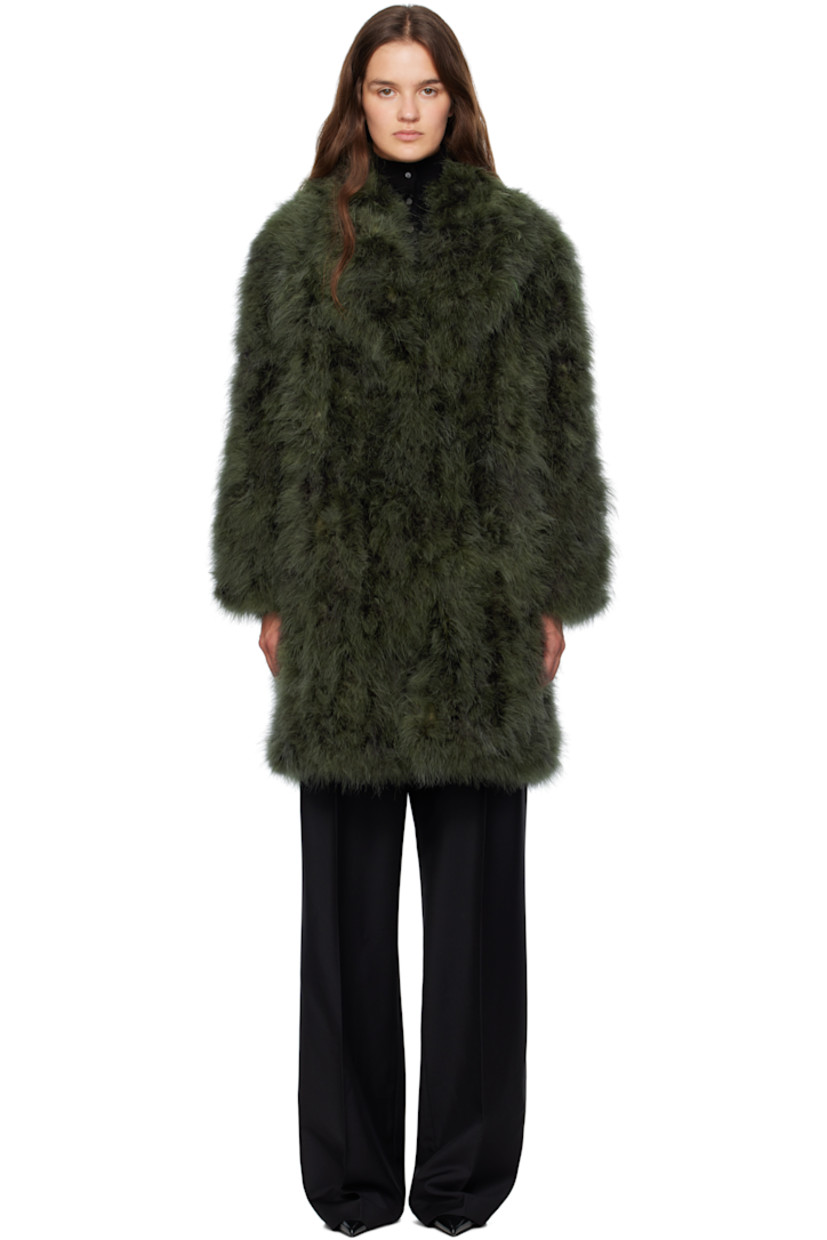 Turkey feather coat.

· Shawl collar
· Hook-eye closure
· Welt pockets at waist
· Silk satin lining

Supplier color: Amazone 

Body: 100% turkey feathers.