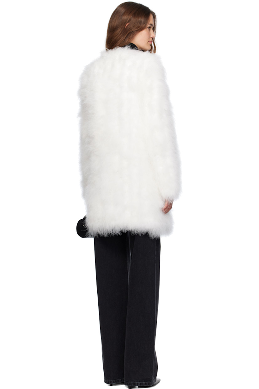 Turkey feather coat.

· Round neck
· Hook-eye closure
· Welt pockets at waist
· Silk satin lining

Supplier color: Meringue

Body: 100% turkey feathers.
